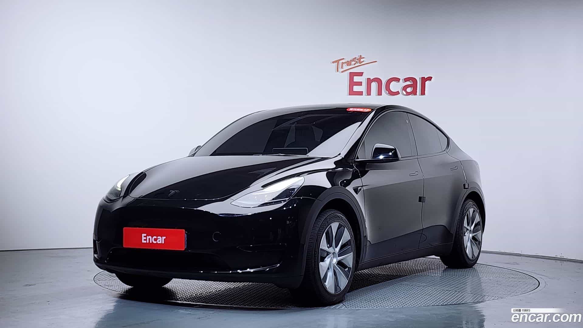 Model Y Tesla 2023.9-THUMBNAIL-011