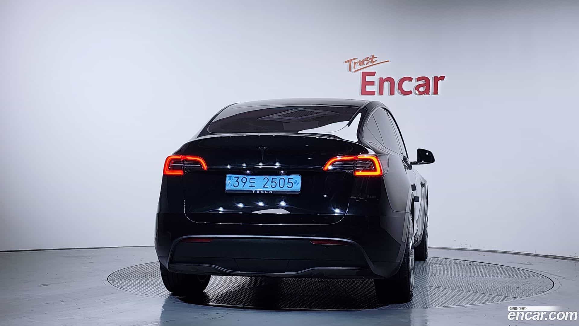 Model Y Tesla 2023.9-OUTER-004