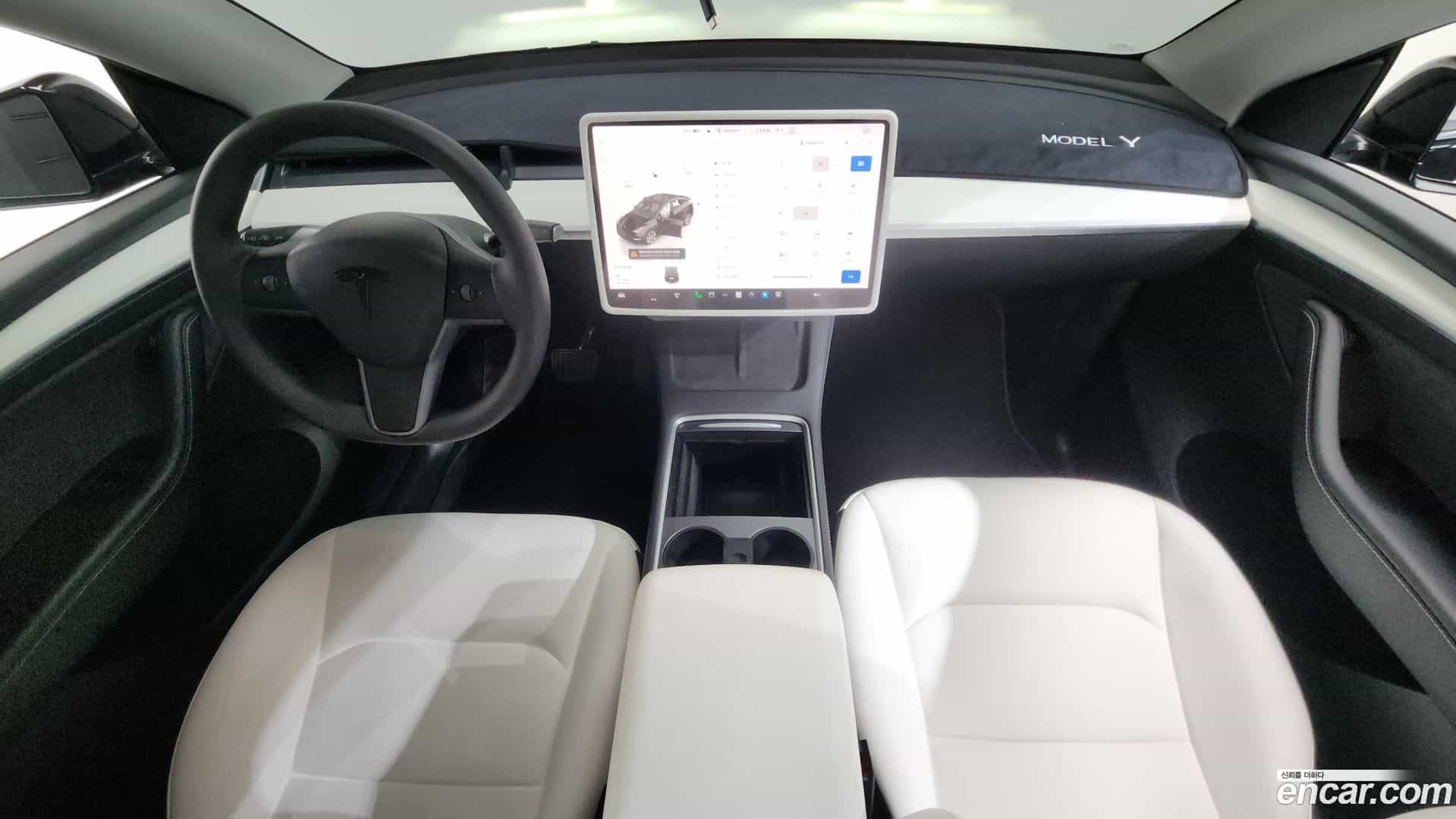 Model Y Tesla 2023.9-INNER-007