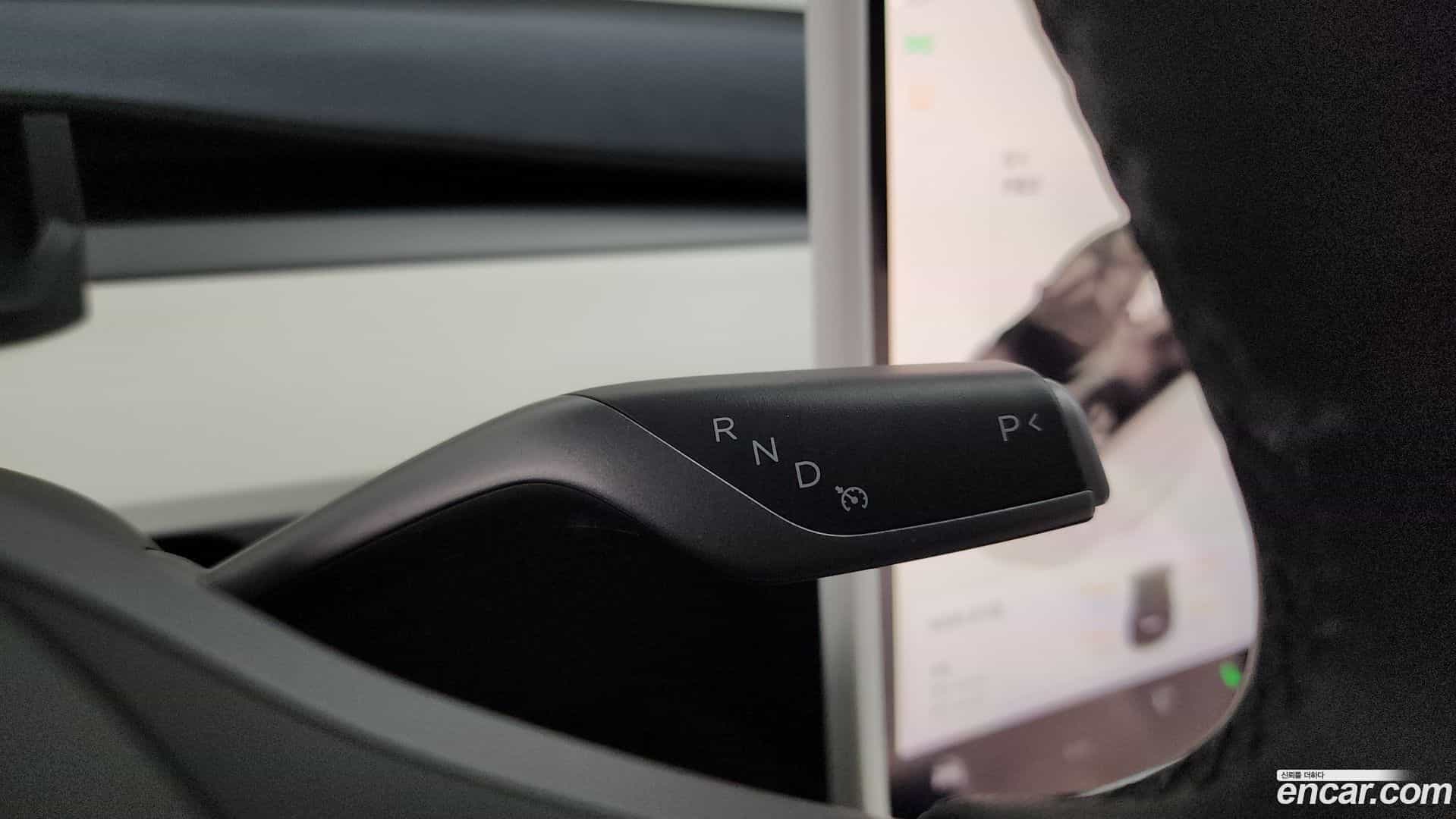 Model Y Tesla 2023.9-INNER-009