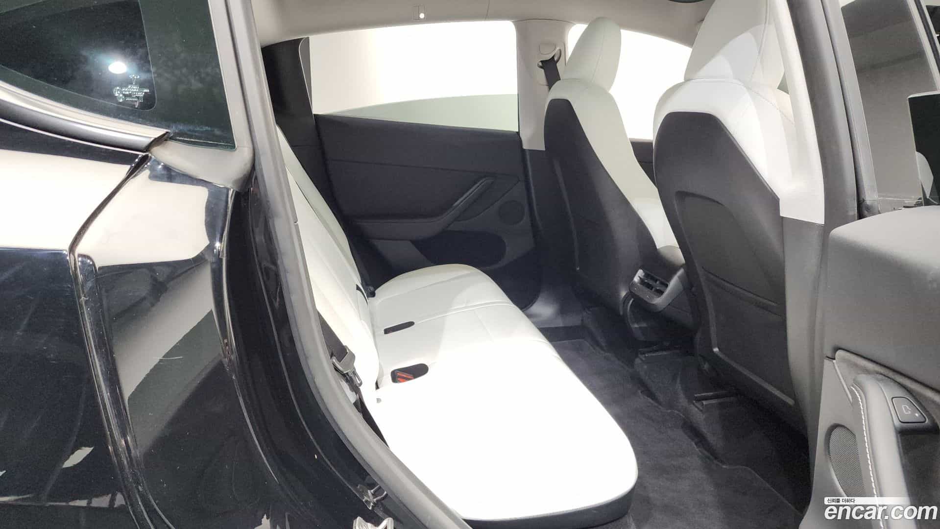 Model Y Tesla 2023.9-OPTION-016