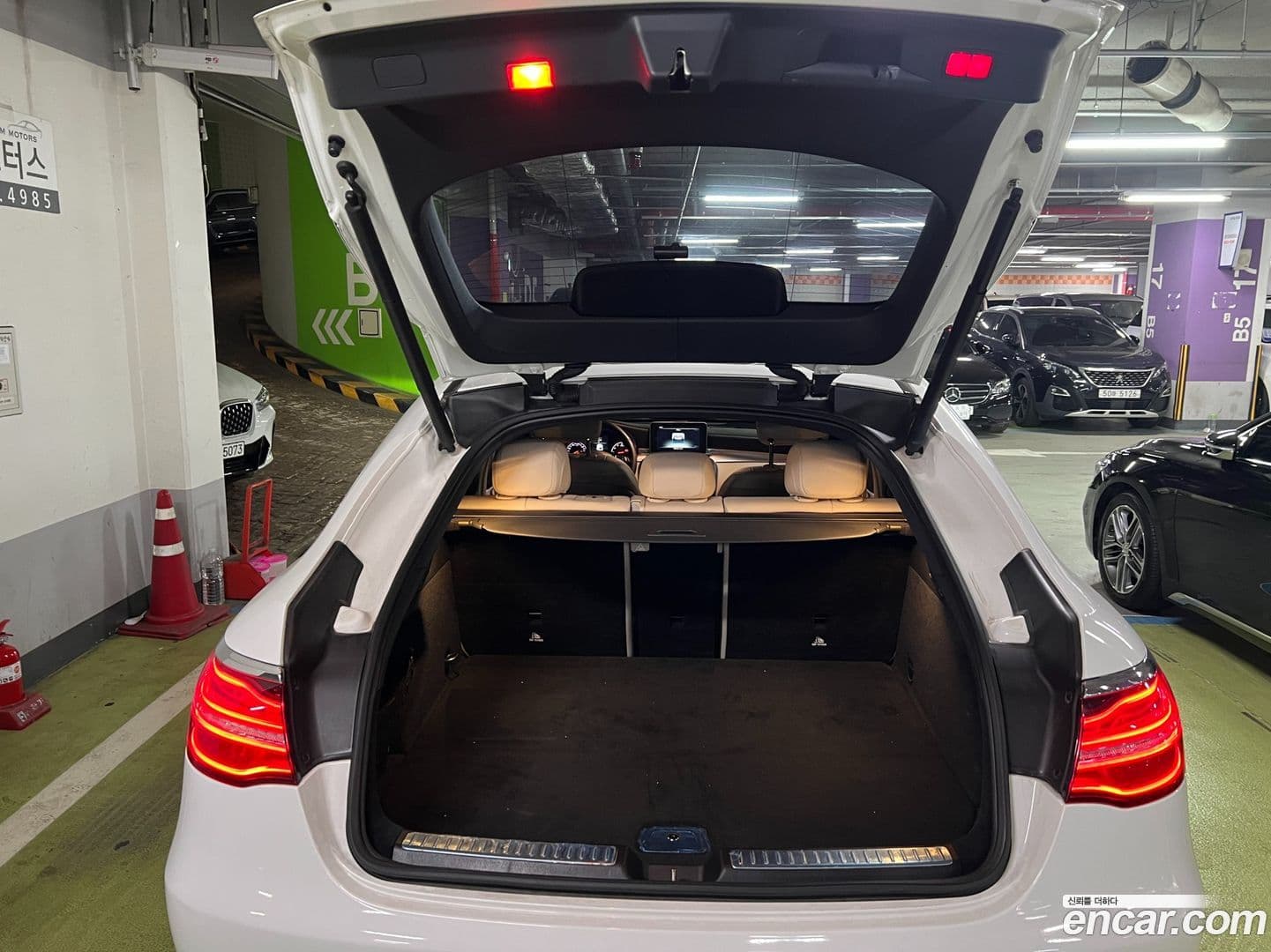 Main__Slider__Photo:GLC-Class Mercedes-Benz 2019.7-5