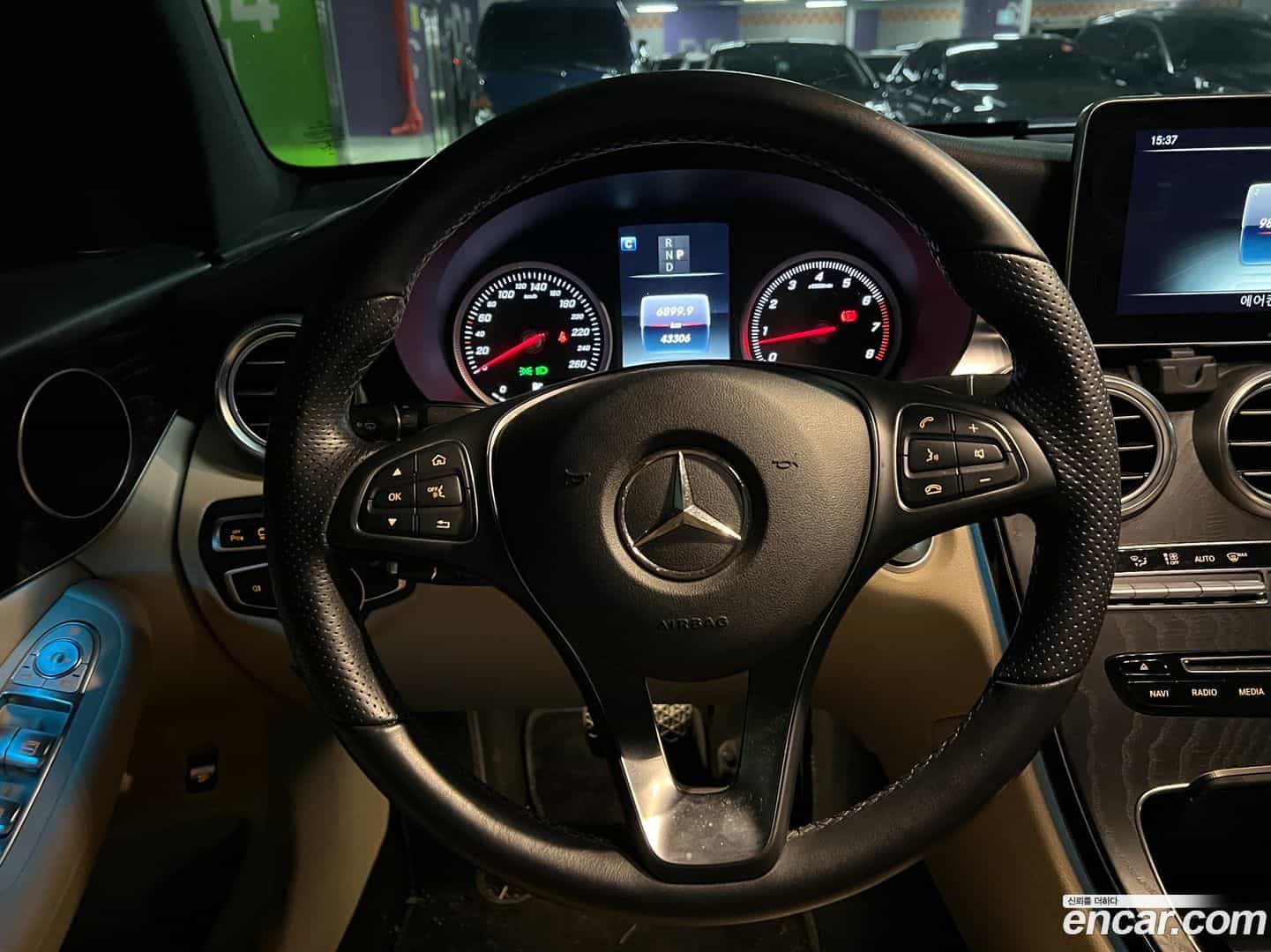 GLC-Class Mercedes-Benz 2019.7-INNER-010