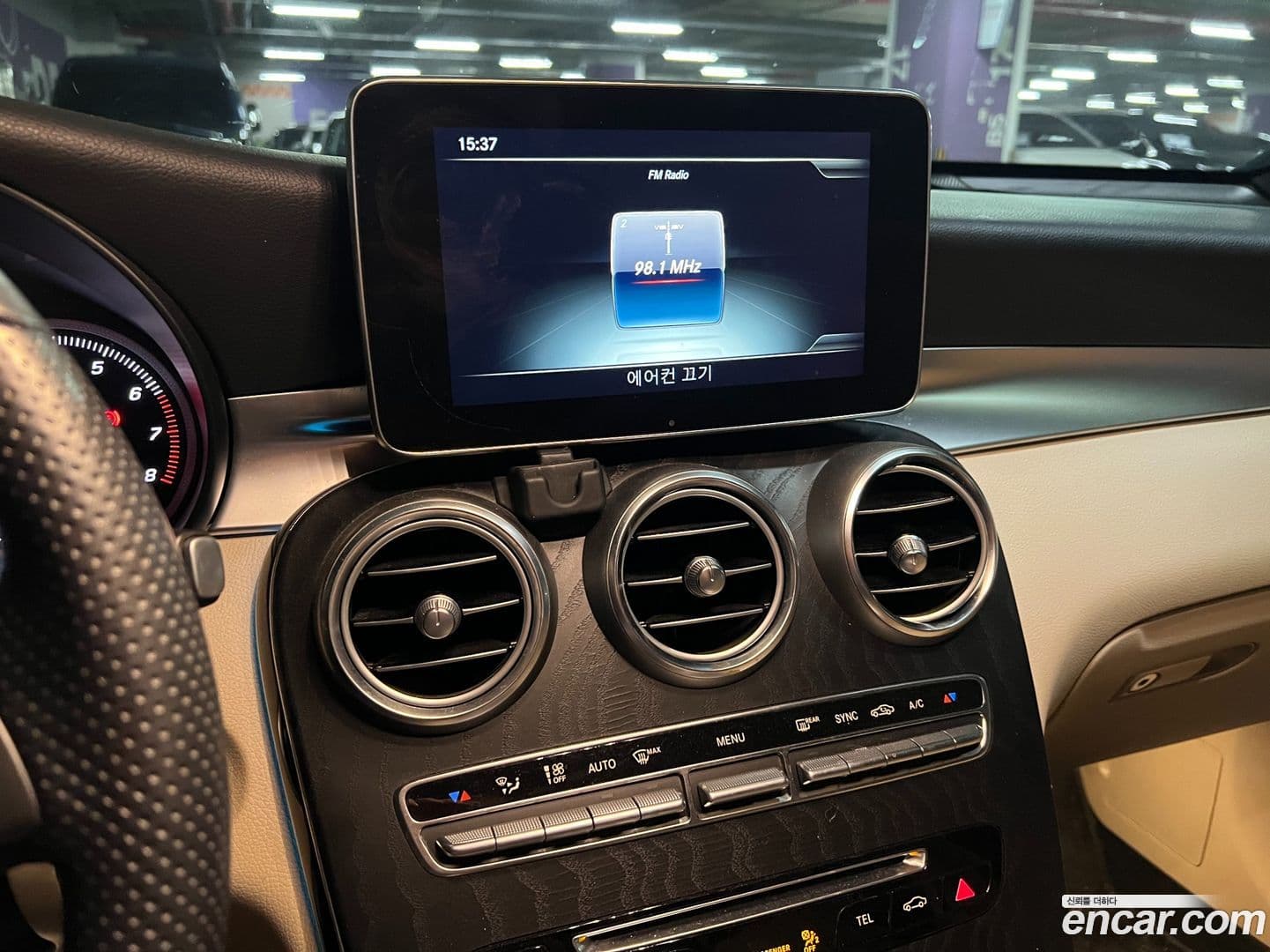 Main__Slider__Photo:GLC-Class Mercedes-Benz 2019.7-11