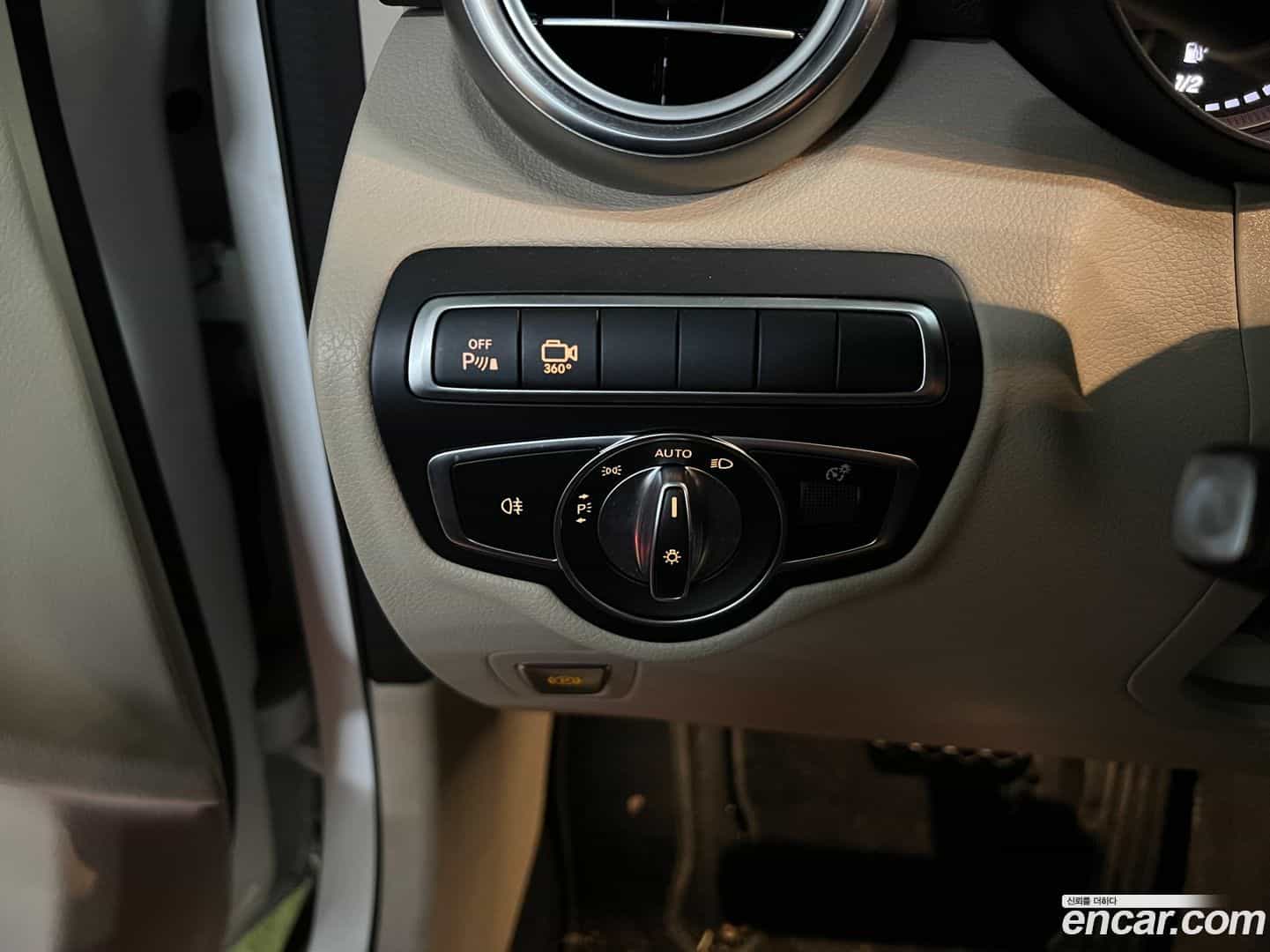 GLC-Class Mercedes-Benz 2019.7-OPTION-020