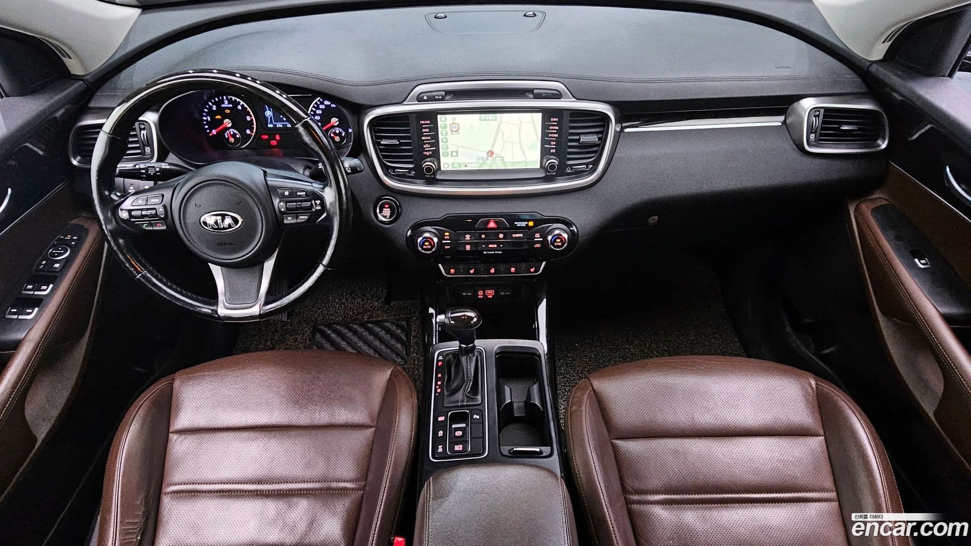 Main__Slider__Photo:Sorento Kia 2016.0-6