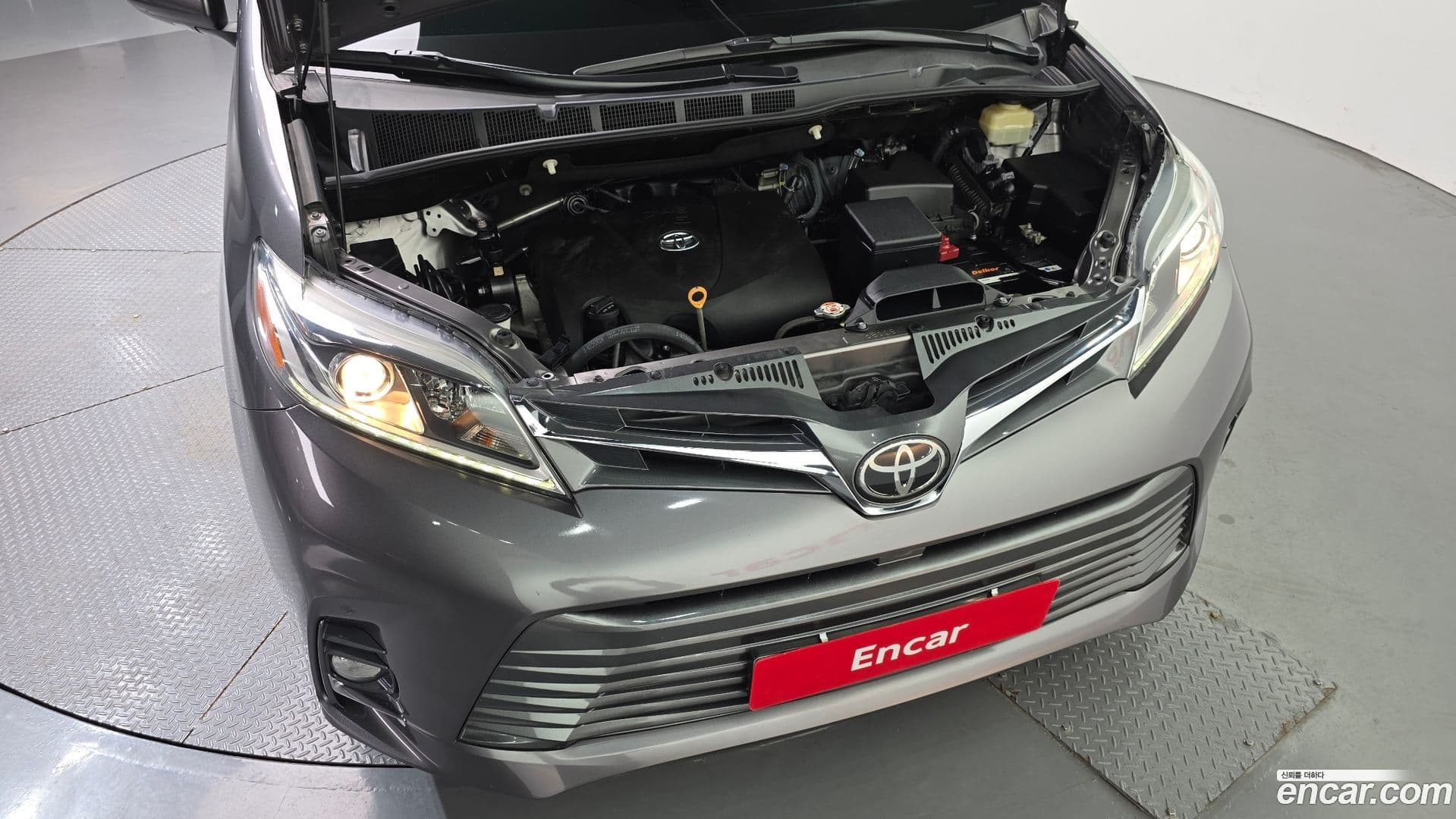 Main__Slider__Photo:Sienna Toyota 2018.2-5