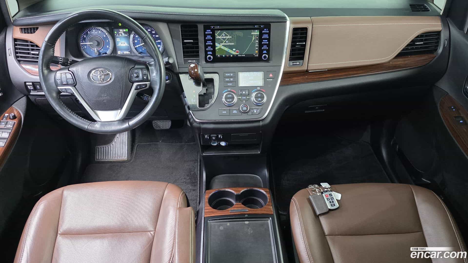 Sienna Toyota 2018.2-INNER-007