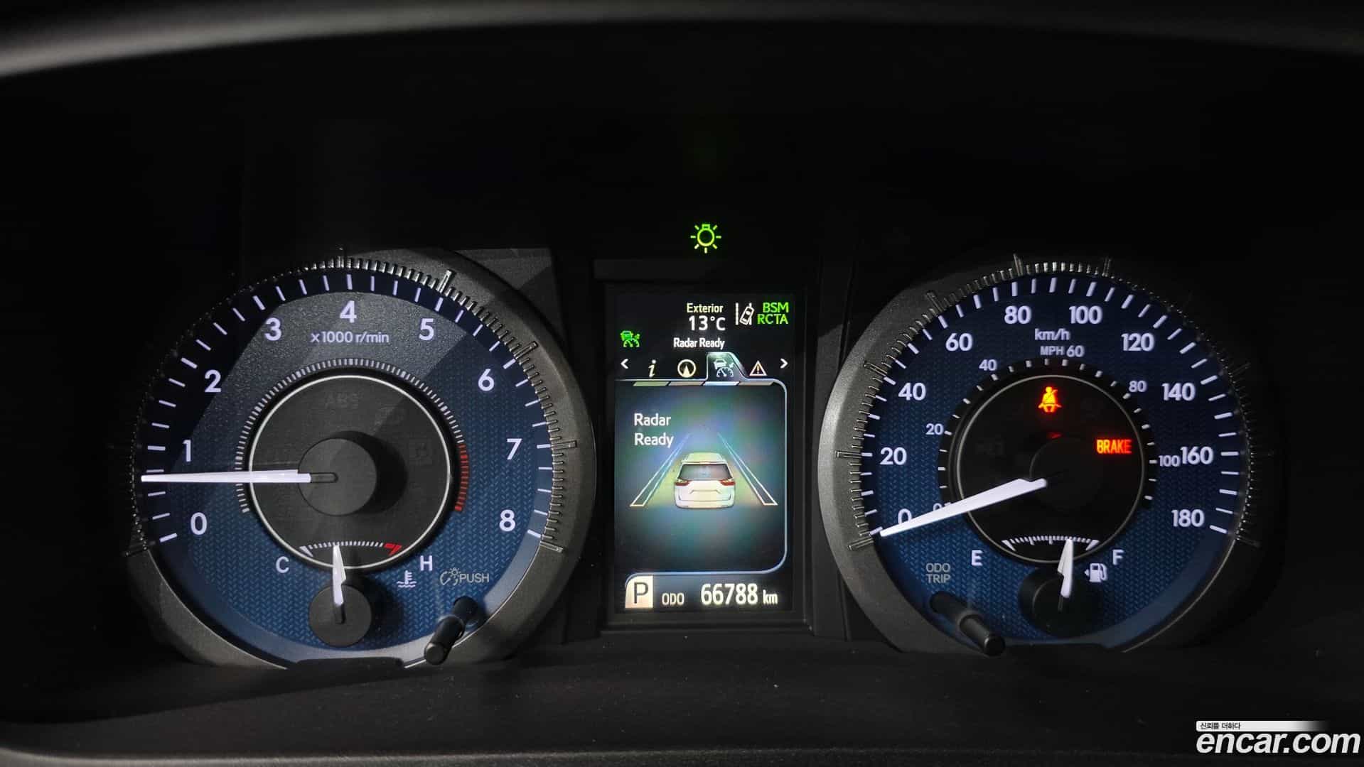 Sienna Toyota 2018.2-INNER-008