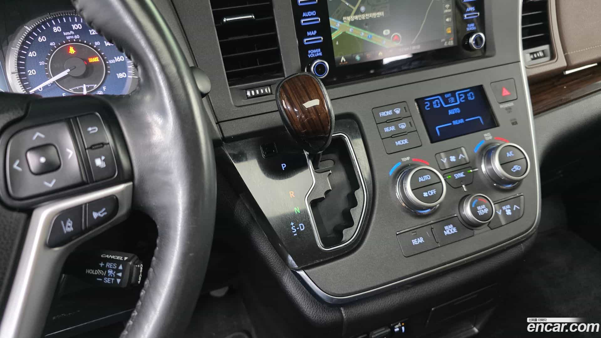 Sienna Toyota 2018.2-INNER-009