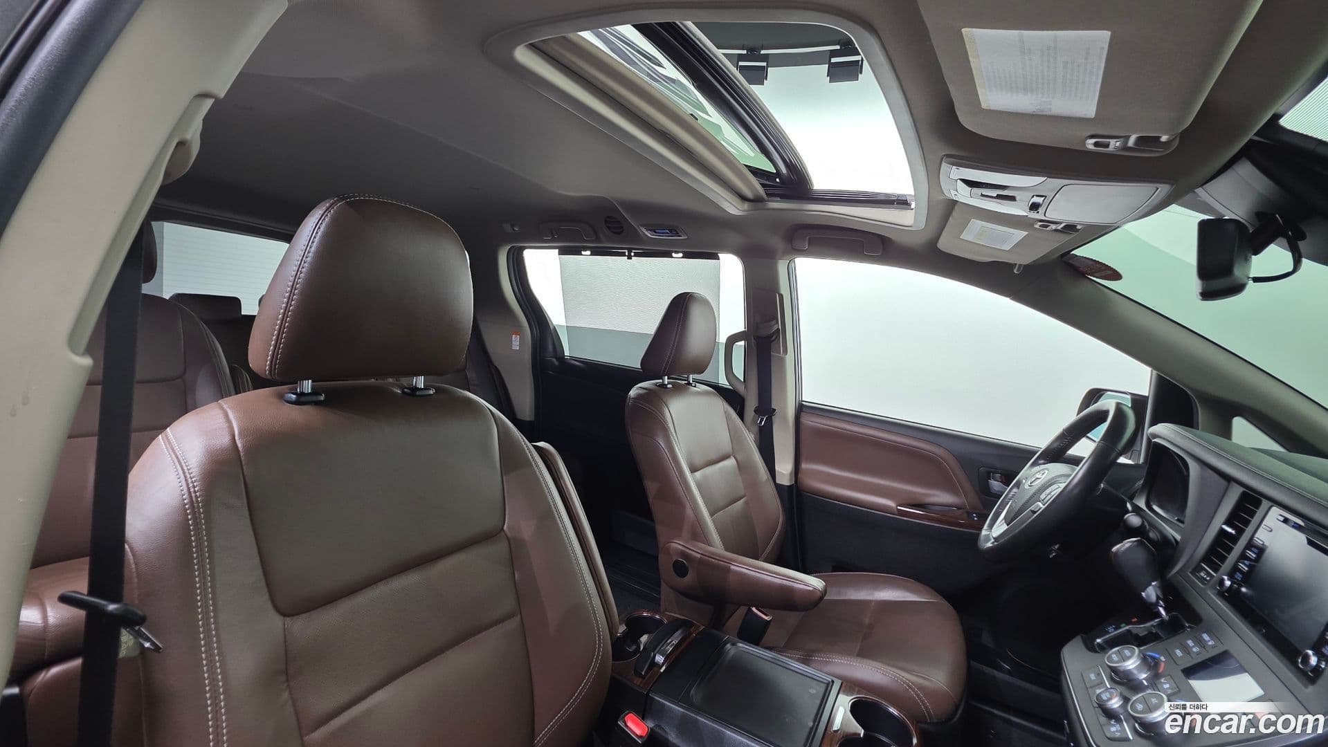 Main__Slider__Photo:Sienna Toyota 2018.2-10