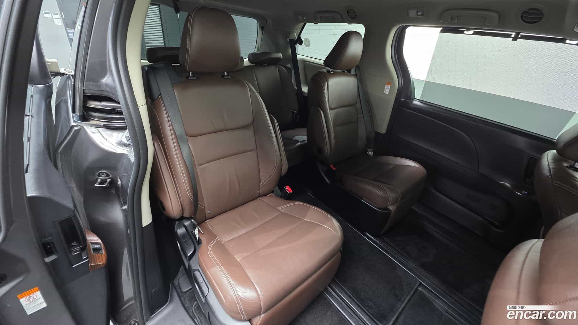 Sienna Toyota 2018.2-OPTION-023