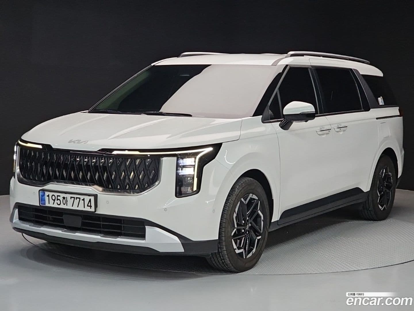 Main__Slider__Photo:Canival Kia 2023.11-1