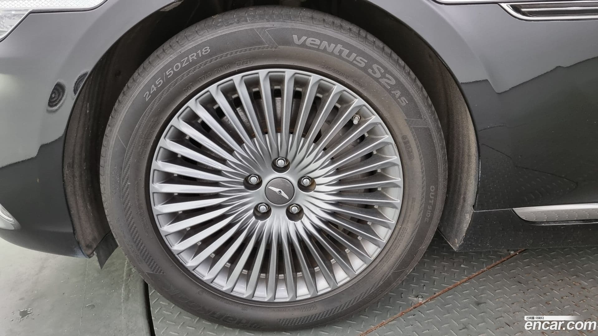 Main__Slider__Photo:G90 Genesis 2019.3-4