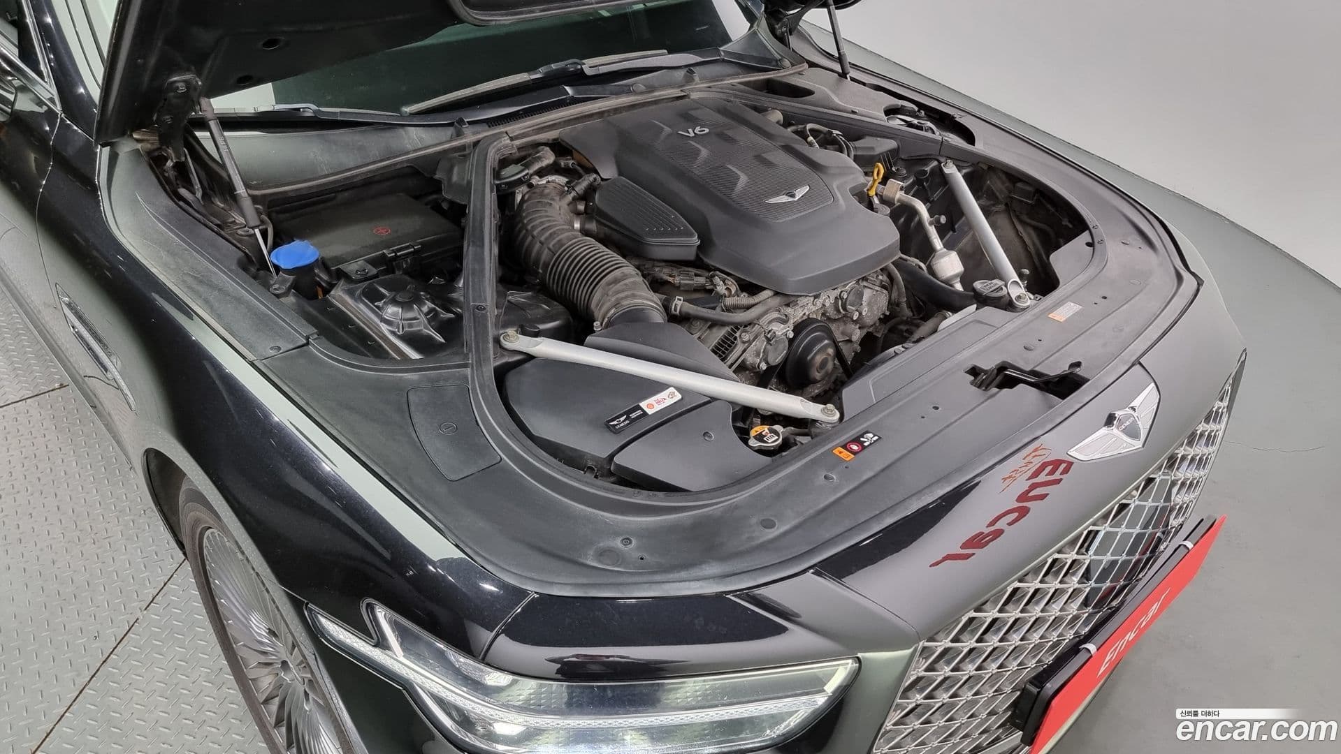 Main__Slider__Photo:G90 Genesis 2019.3-5