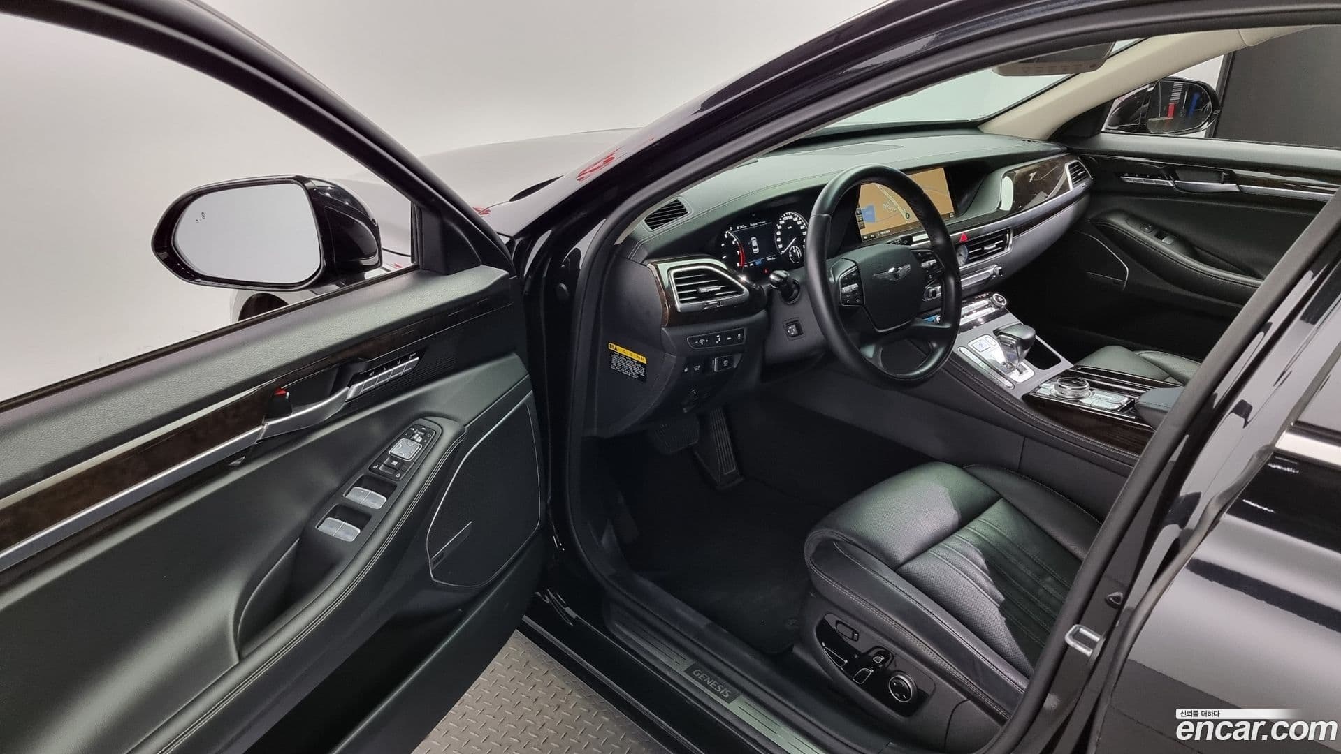 Main__Slider__Photo:G90 Genesis 2019.3-11