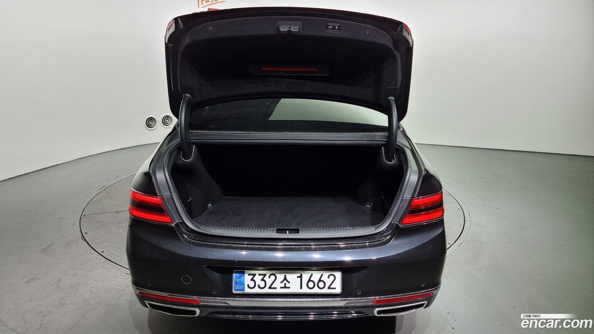 Main__Slider__Photo:G90 Genesis 2019.3-19