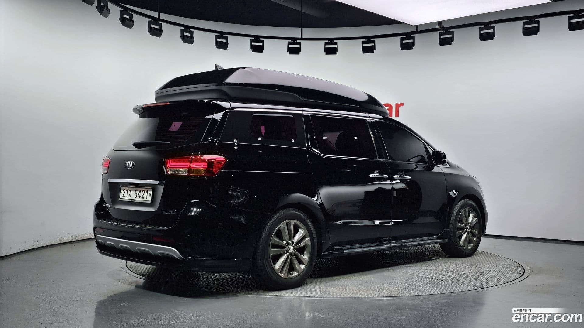 Main__Slider__Photo:Canival Kia 2018.1-1