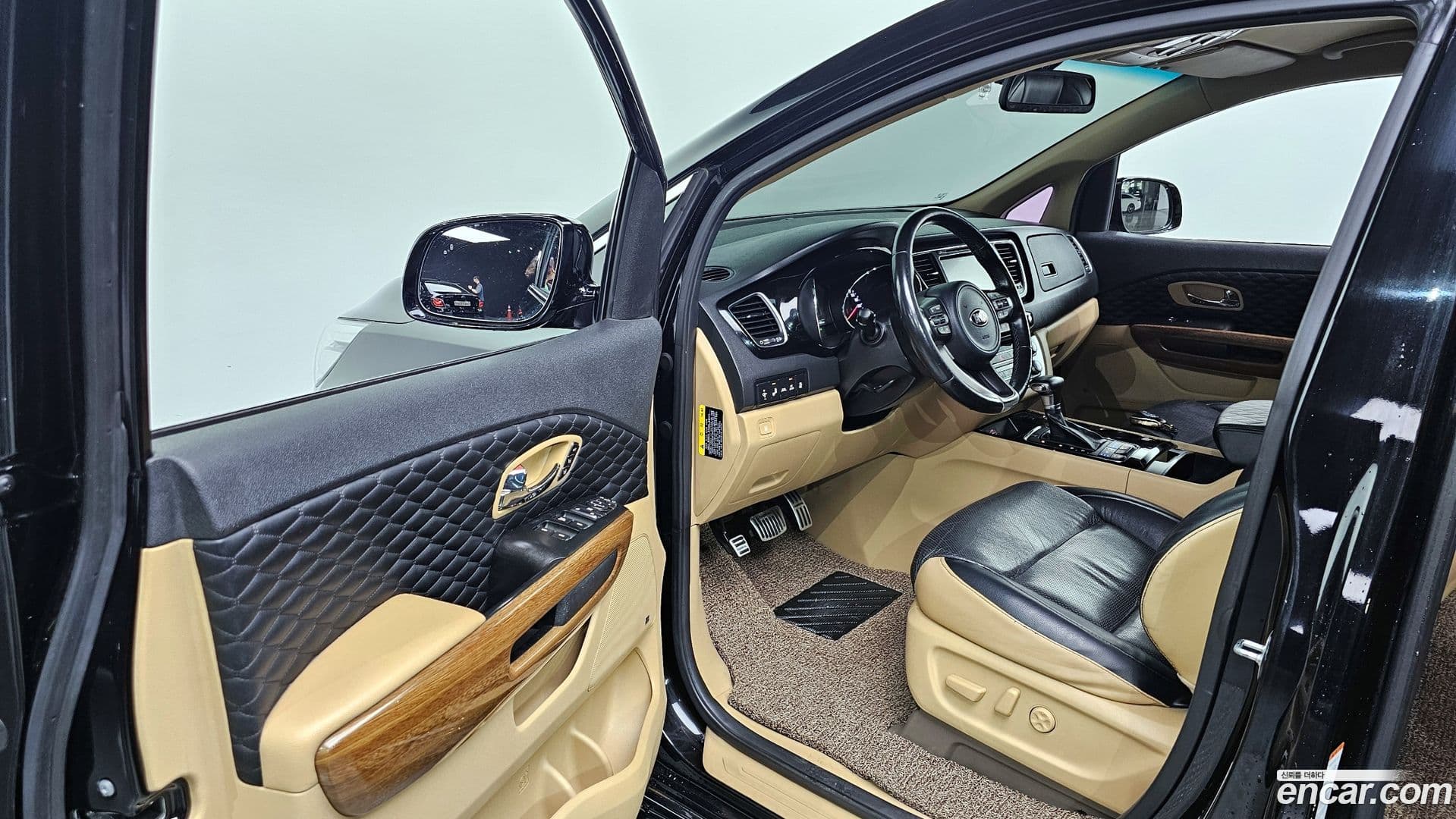 Main__Slider__Photo:Canival Kia 2018.1-9