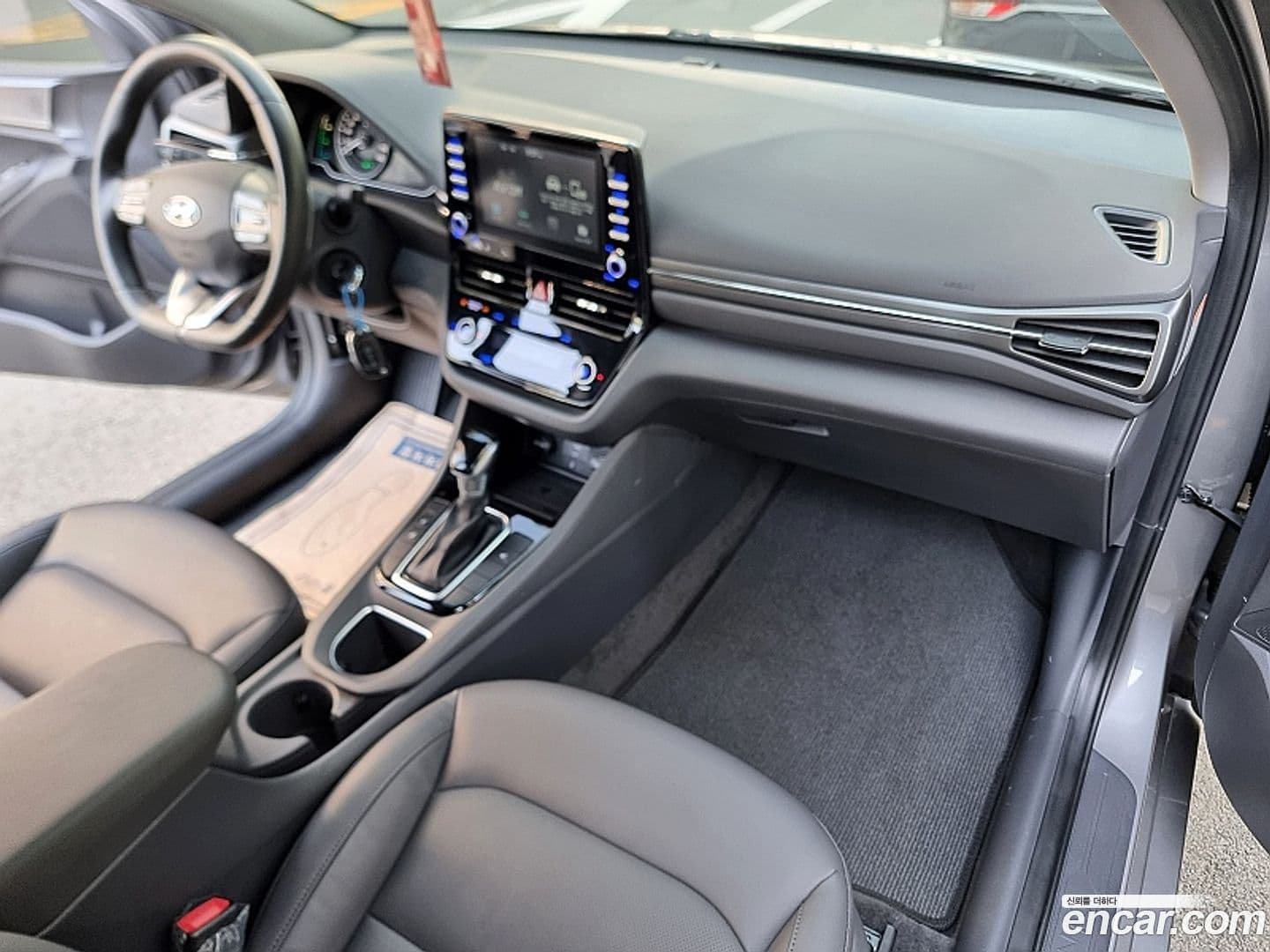 Main__Slider__Photo:Ioniq Hyundai 2020.4-6