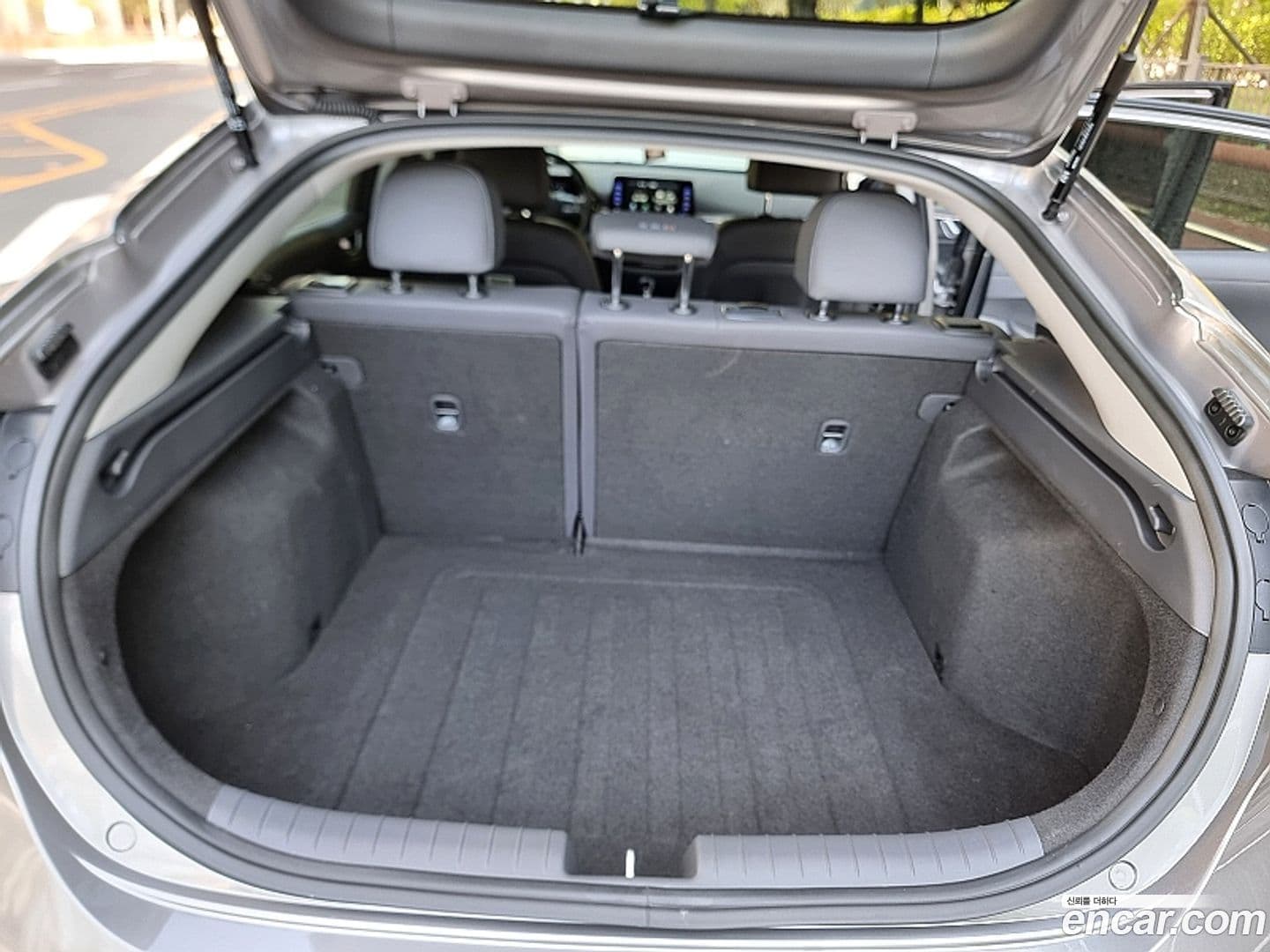 Main__Slider__Photo:Ioniq Hyundai 2020.4-15