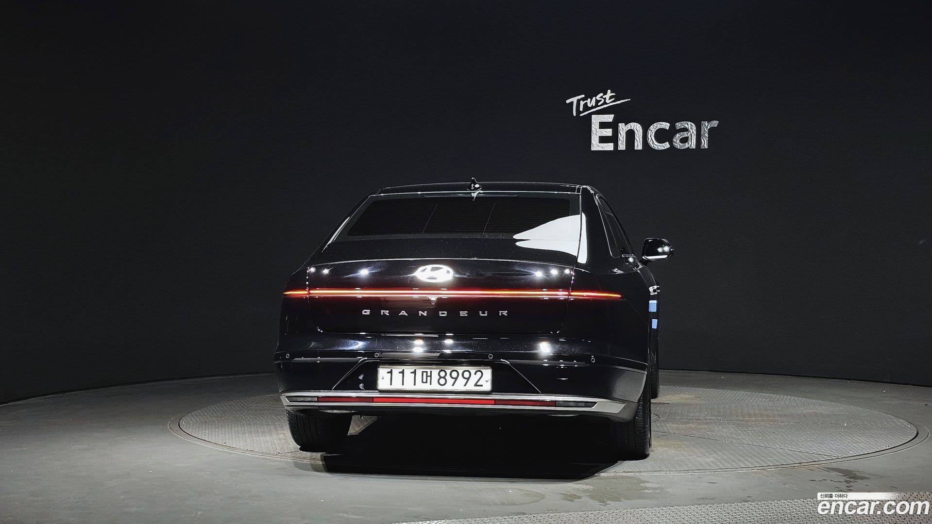 Main__Slider__Photo:Grandeur Hyundai 2023.2-3