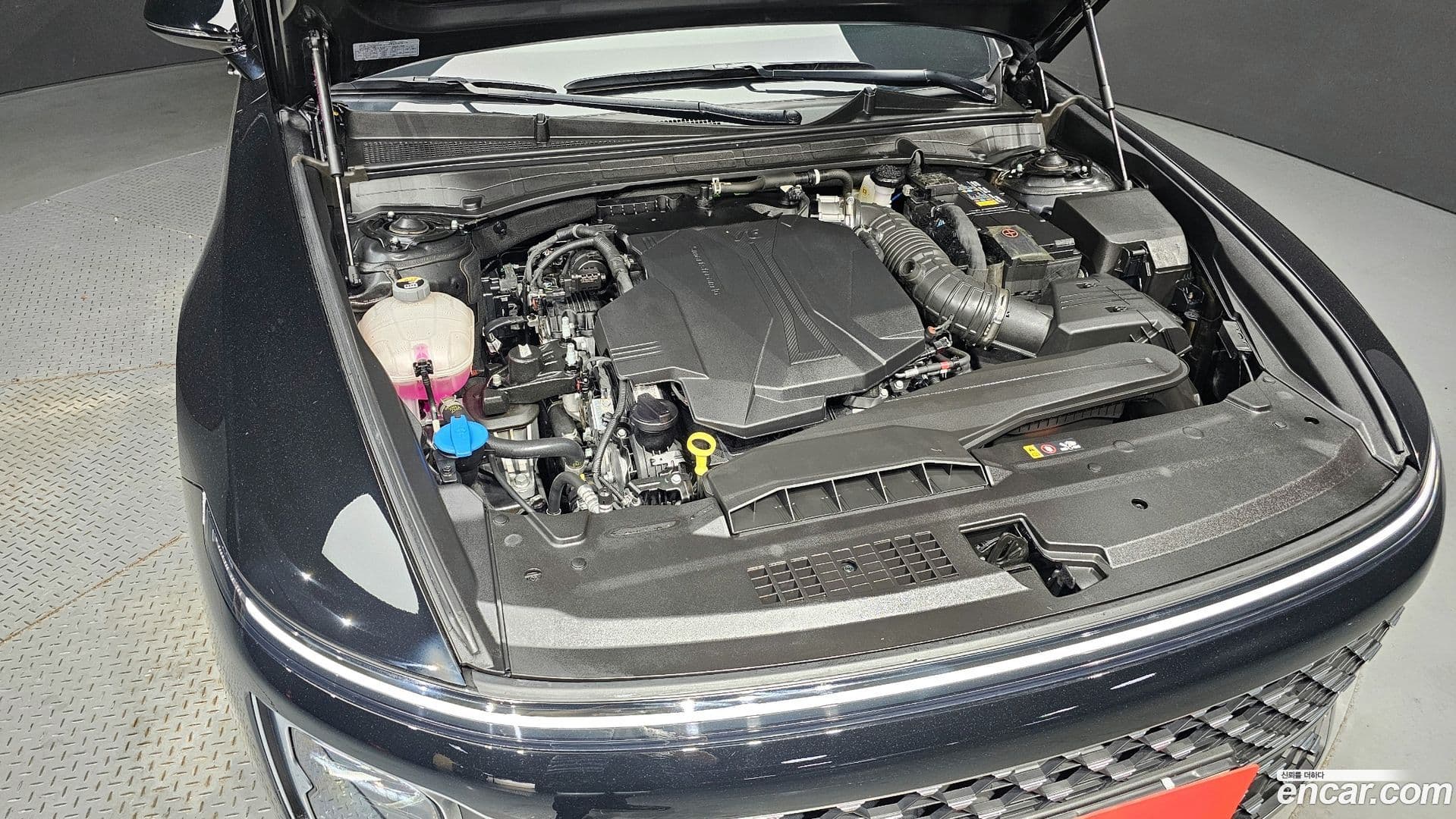 Main__Slider__Photo:Grandeur Hyundai 2023.2-5