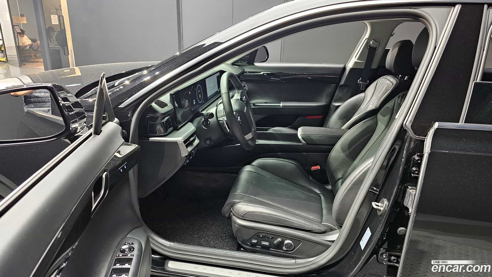 Grandeur Hyundai 2023.2-INNER-010