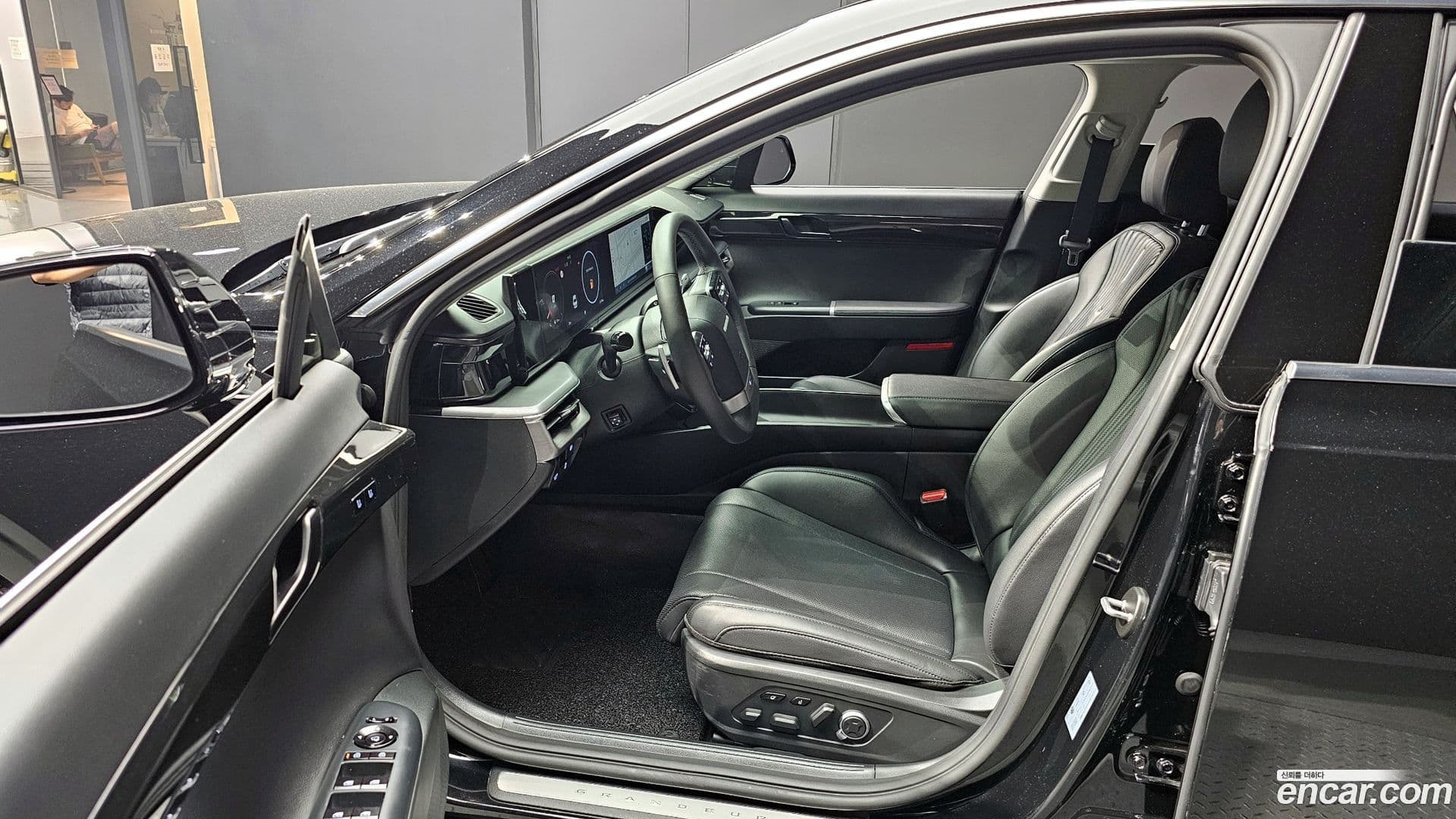 Main__Slider__Photo:Grandeur Hyundai 2023.2-9