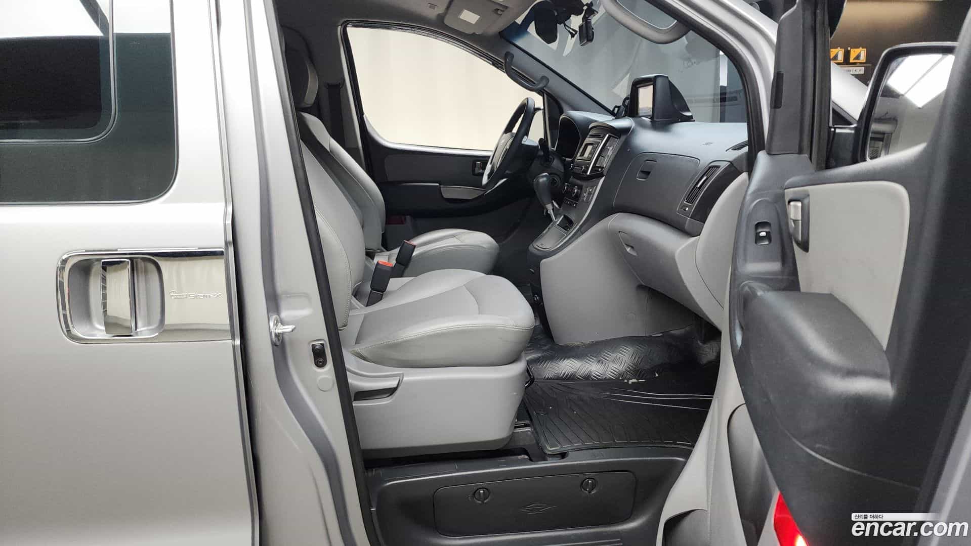 Starex Hyundai 2016.0-OPTION-015