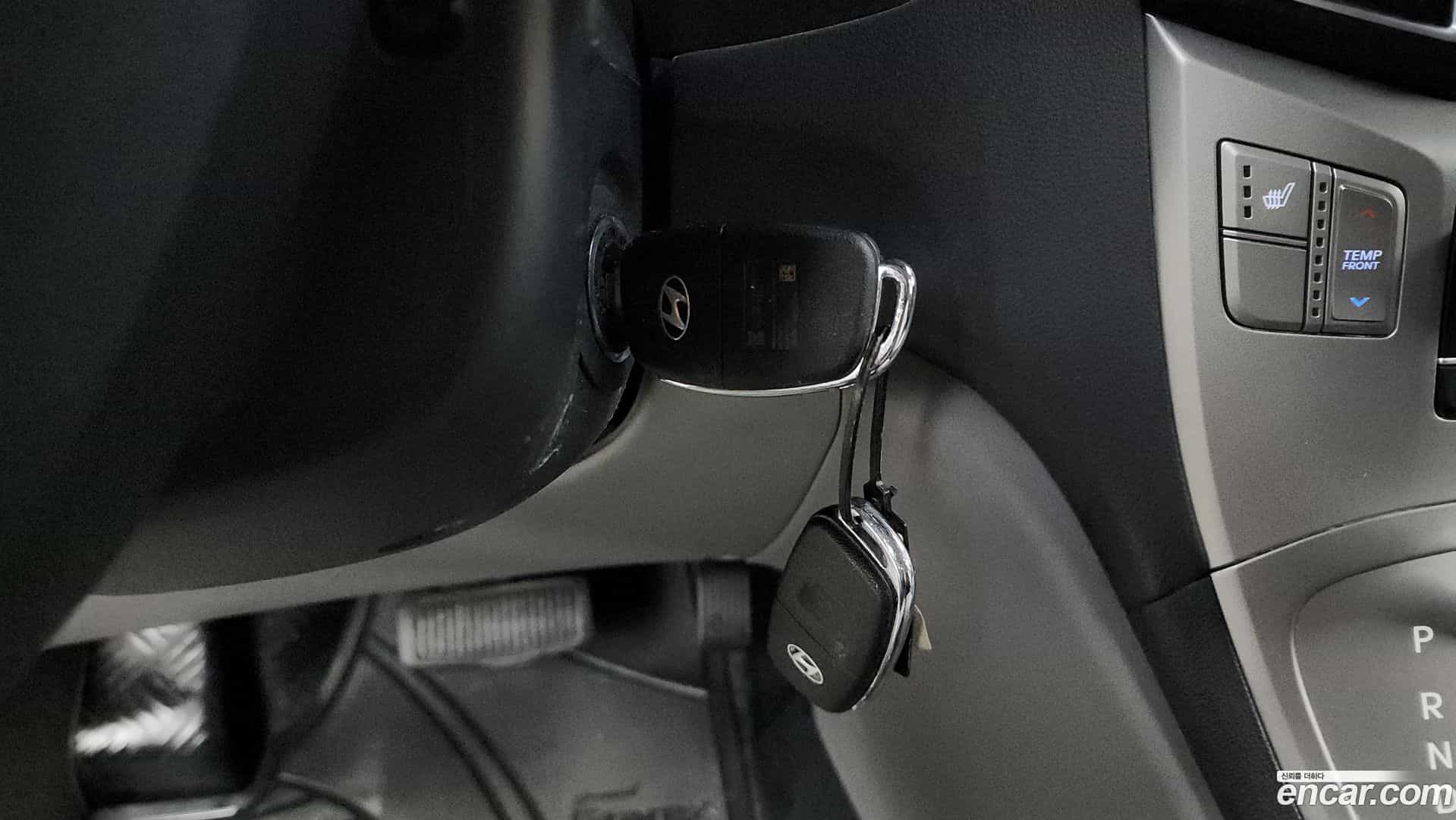 Starex Hyundai 2016.0-OPTION-023