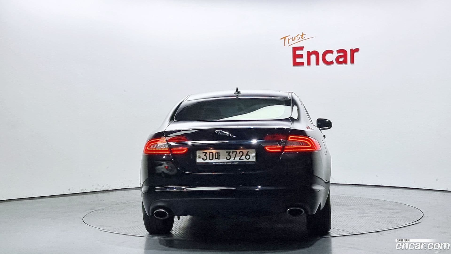 Main__Slider__Photo:XF Jaguar 2015.4-3