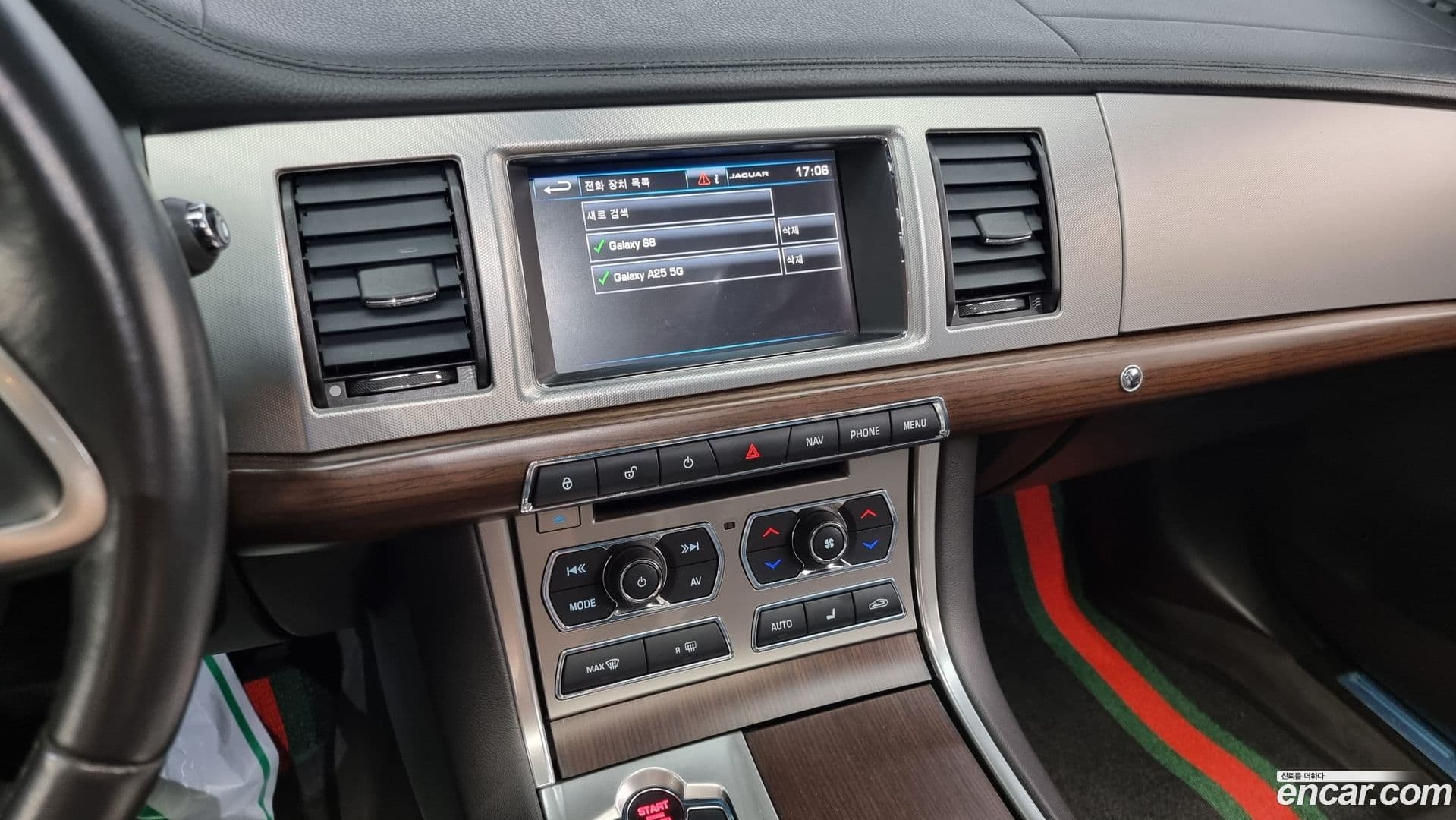 Main__Slider__Photo:XF Jaguar 2015.4-13