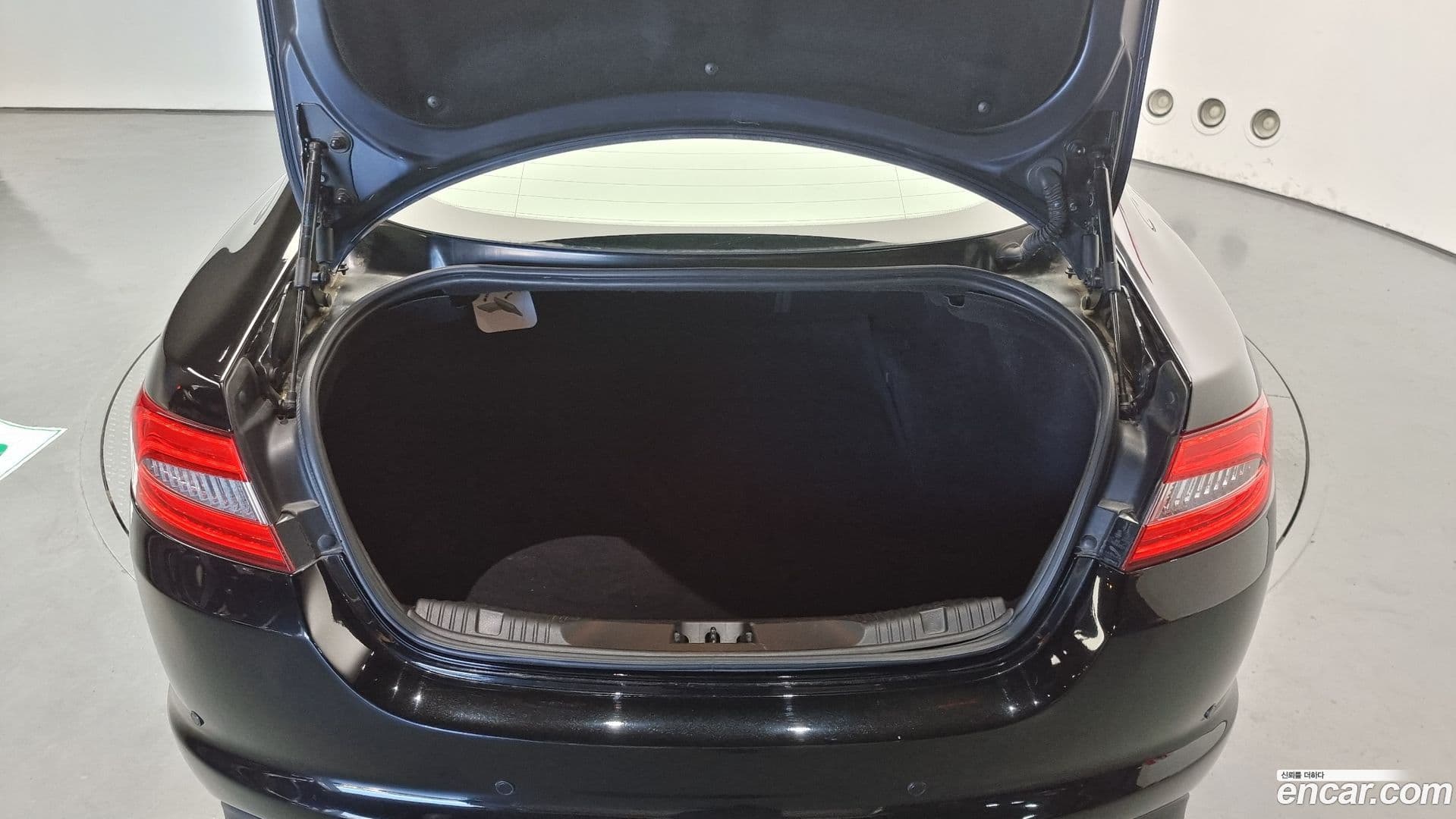 Main__Slider__Photo:XF Jaguar 2015.4-19