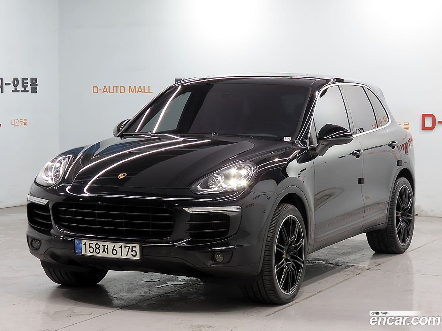 Main__Slider__Photo:Cayenne Porsche 2015.9-0