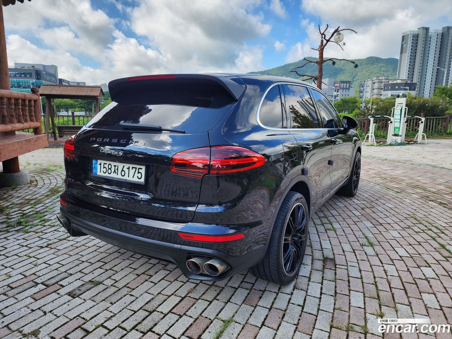 Main__Slider__Photo:Cayenne Porsche 2015.9-6