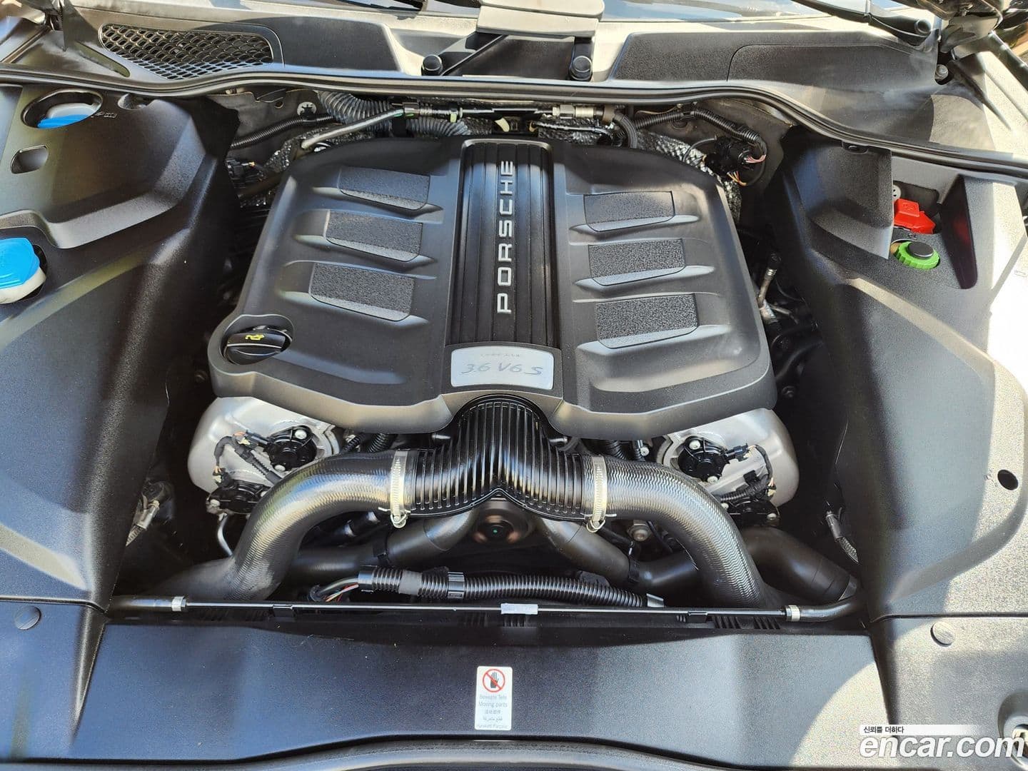 Main__Slider__Photo:Cayenne Porsche 2015.9-19