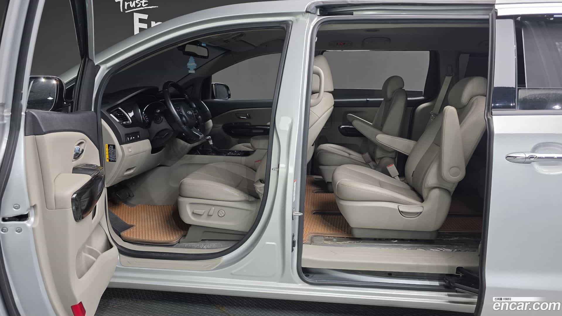 Canival Kia 2019.6-OPTION-021