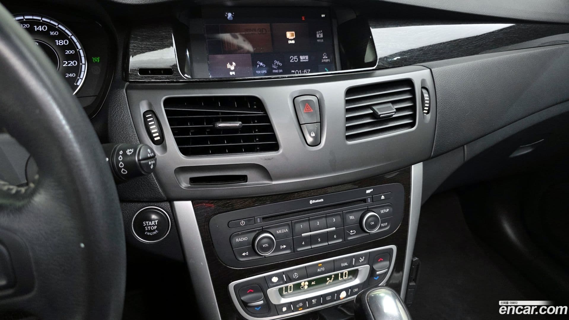 Main__Slider__Photo:SM5 Renault-KoreaSamsung 2013.8-13