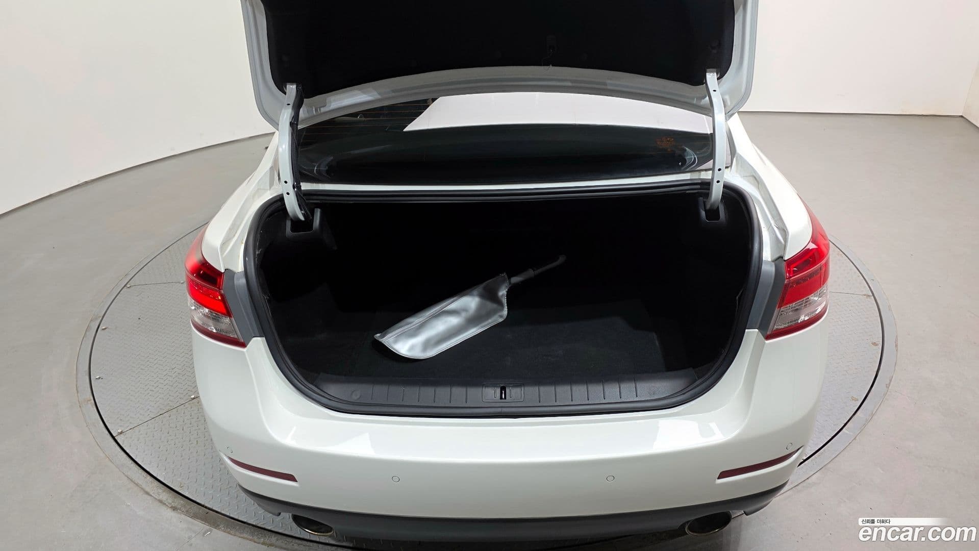 Main__Slider__Photo:SM5 Renault-KoreaSamsung 2013.8-19