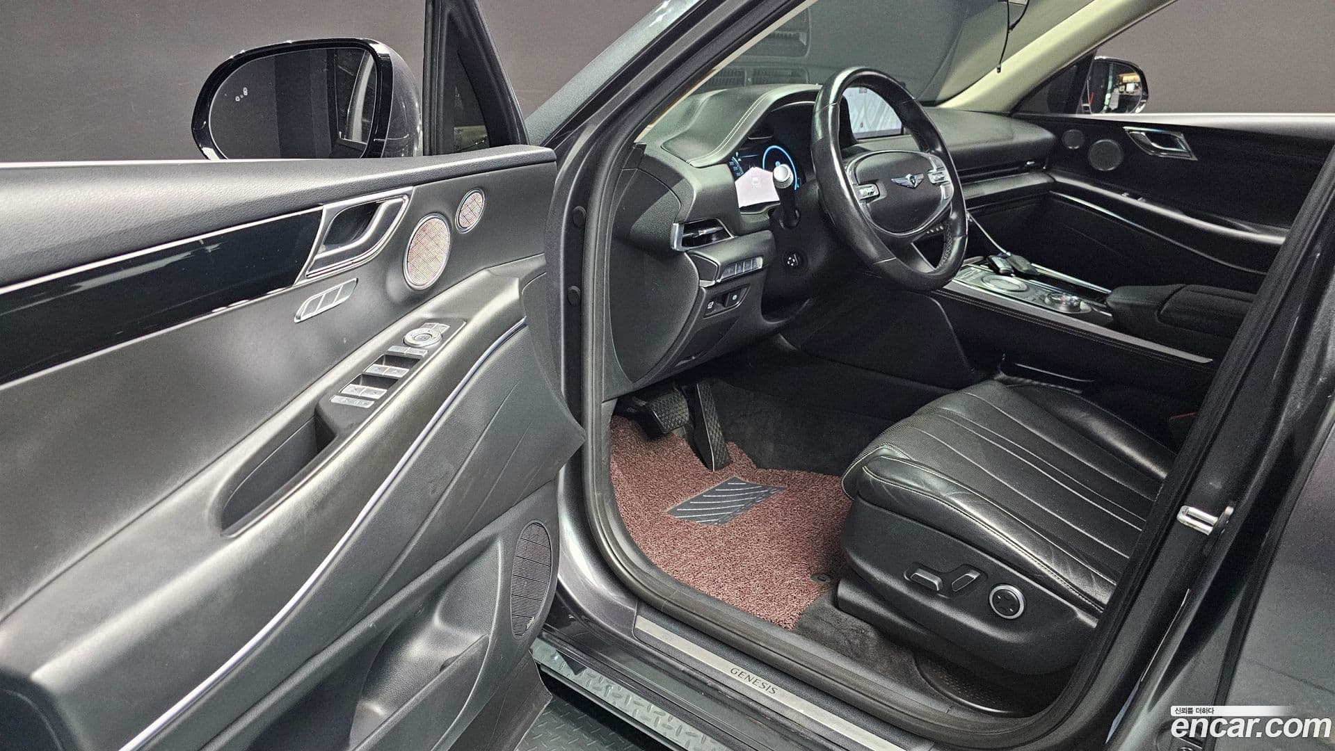 Main__Slider__Photo:GV80 Genesis 2020.3-10