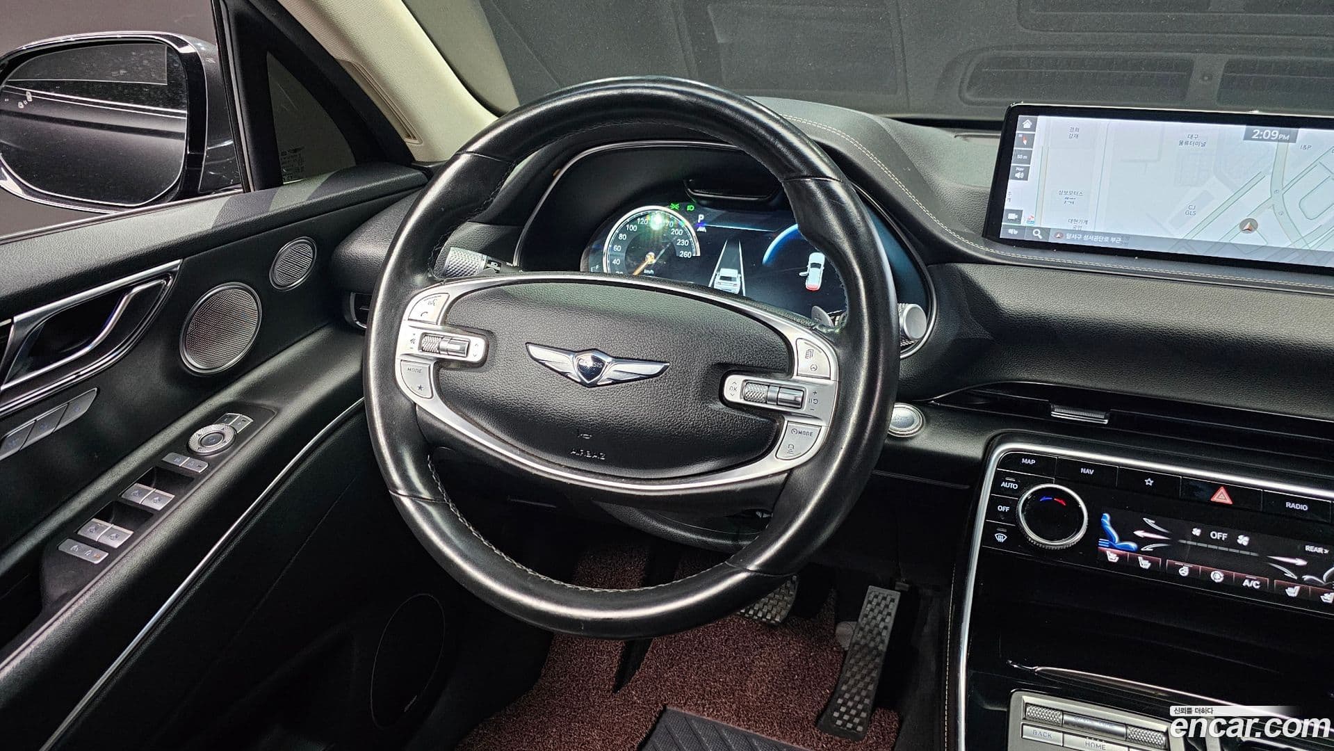 Main__Slider__Photo:GV80 Genesis 2020.3-12