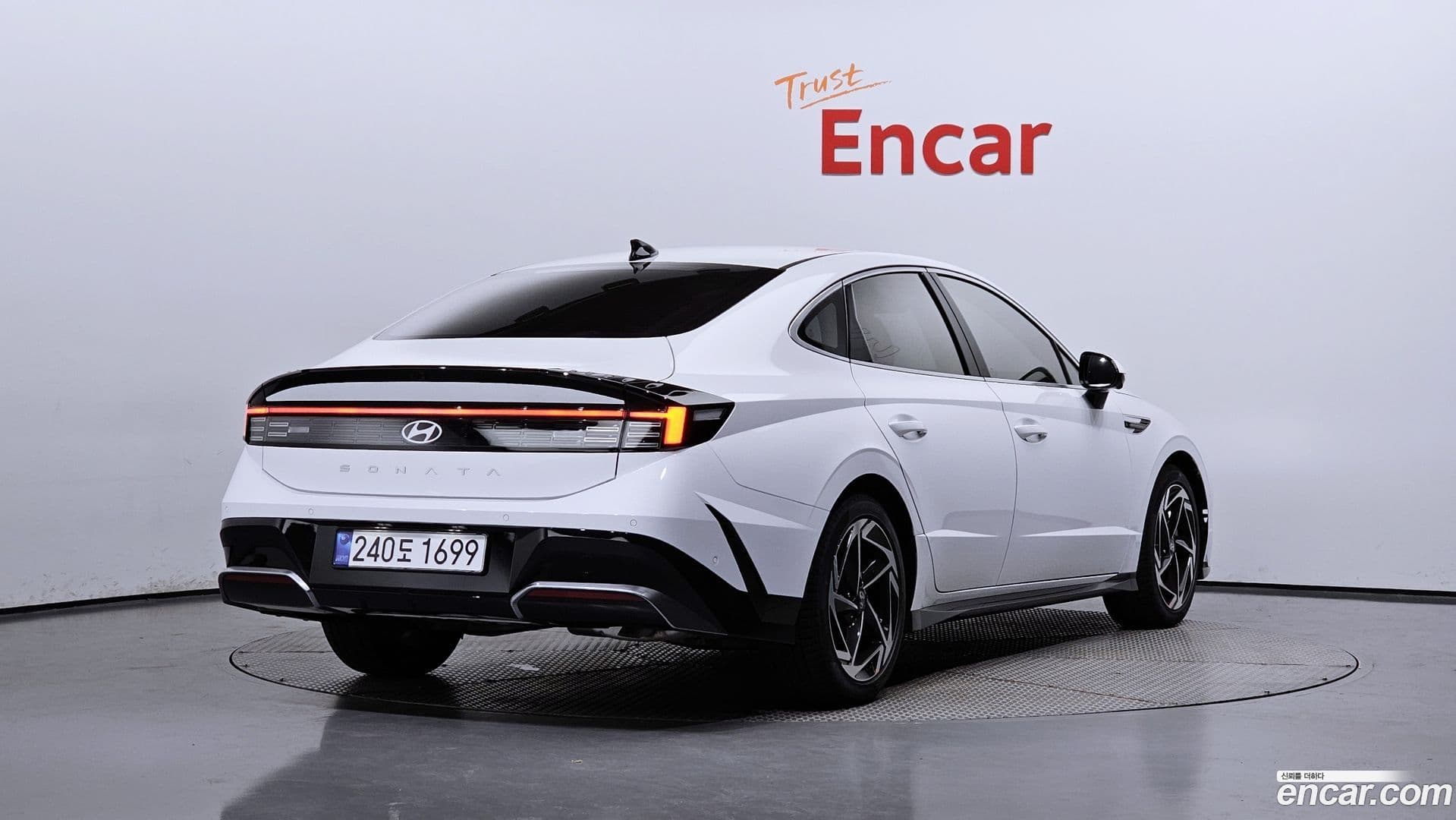 Main__Slider__Photo:Sonata Hyundai 2025.3-1