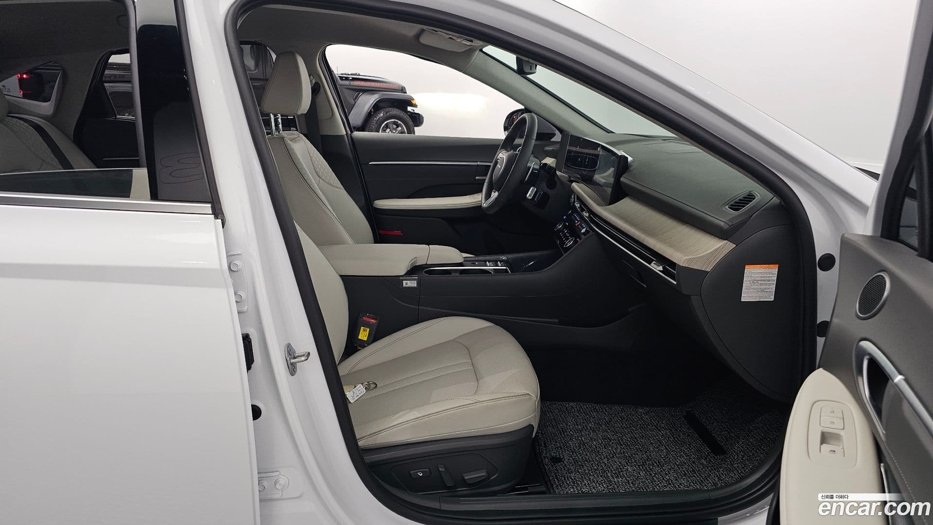 Main__Slider__Photo:Sonata Hyundai 2025.3-10