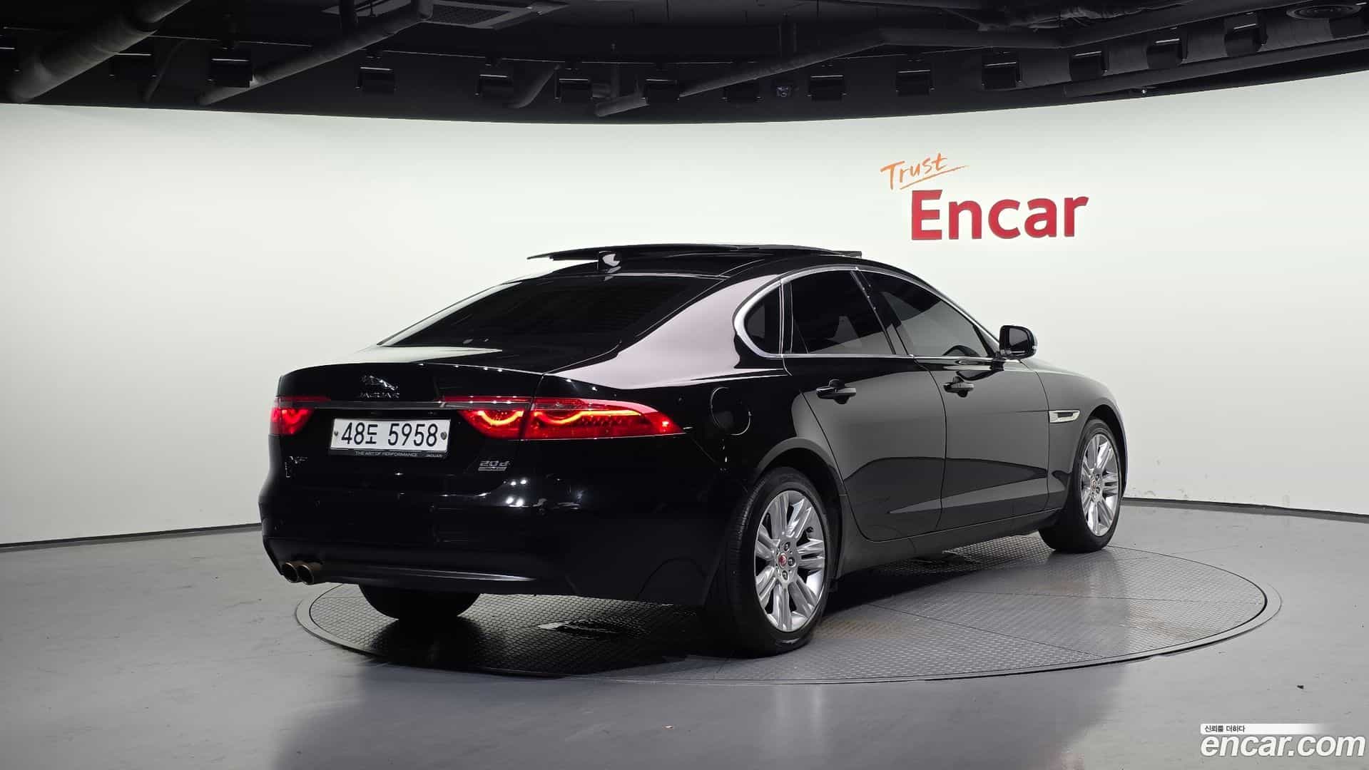 XF Jaguar 2017.11-OUTER-002