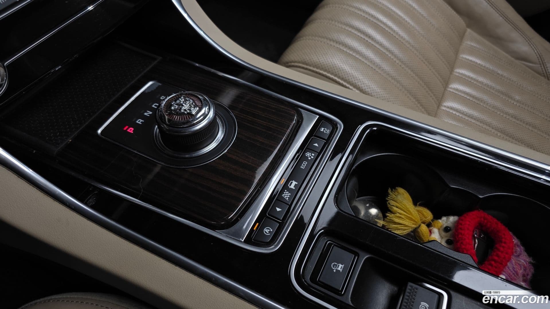 Main__Slider__Photo:XF Jaguar 2017.11-8