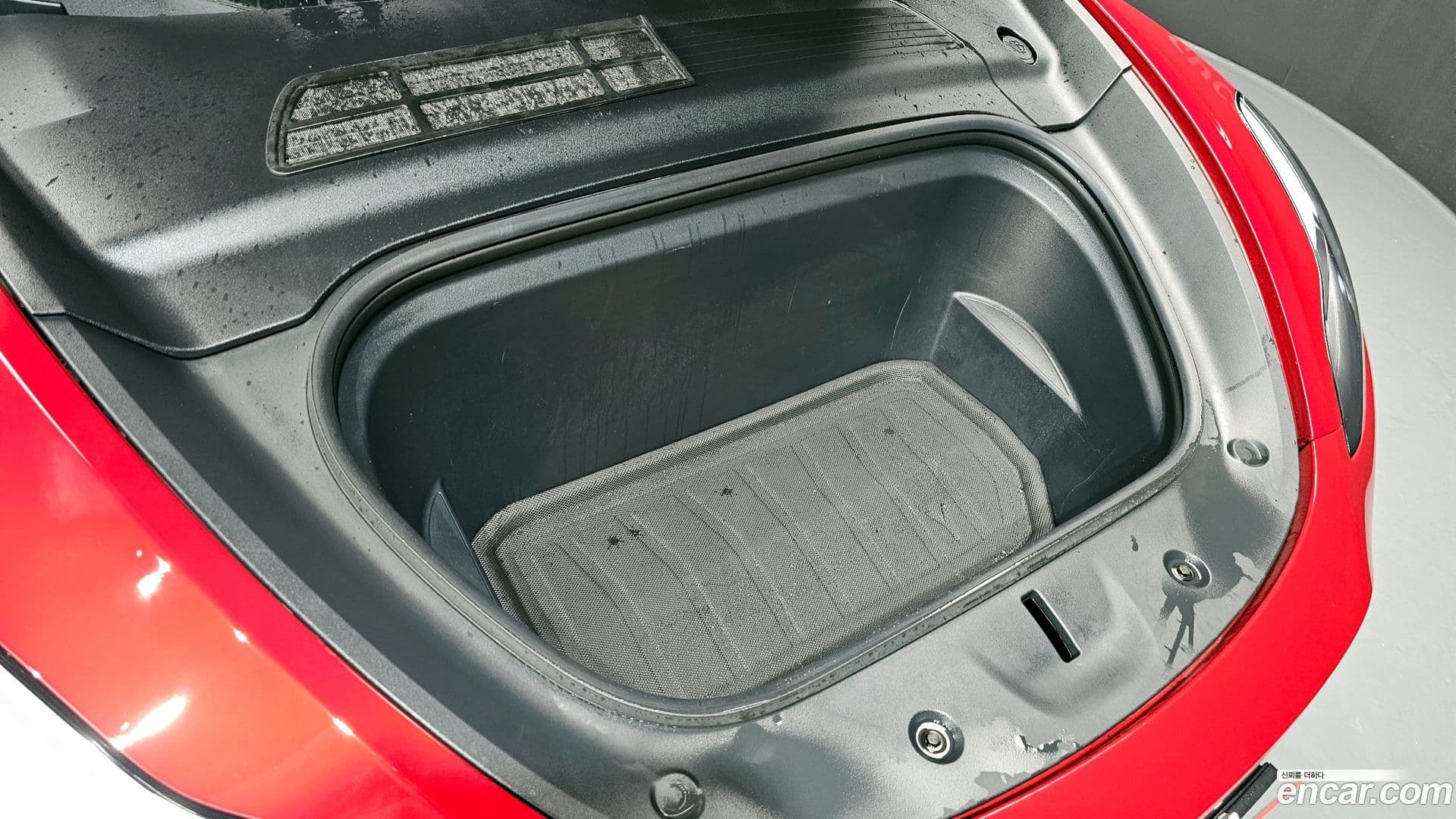 Main__Slider__Photo:Model Y Tesla 2021.7-5