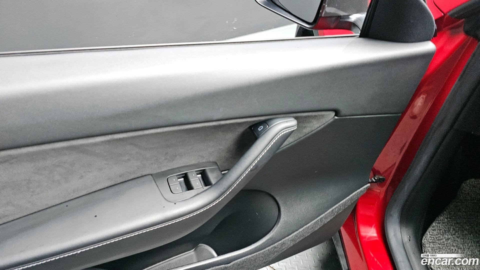 Main__Slider__Photo:Model Y Tesla 2021.7-17