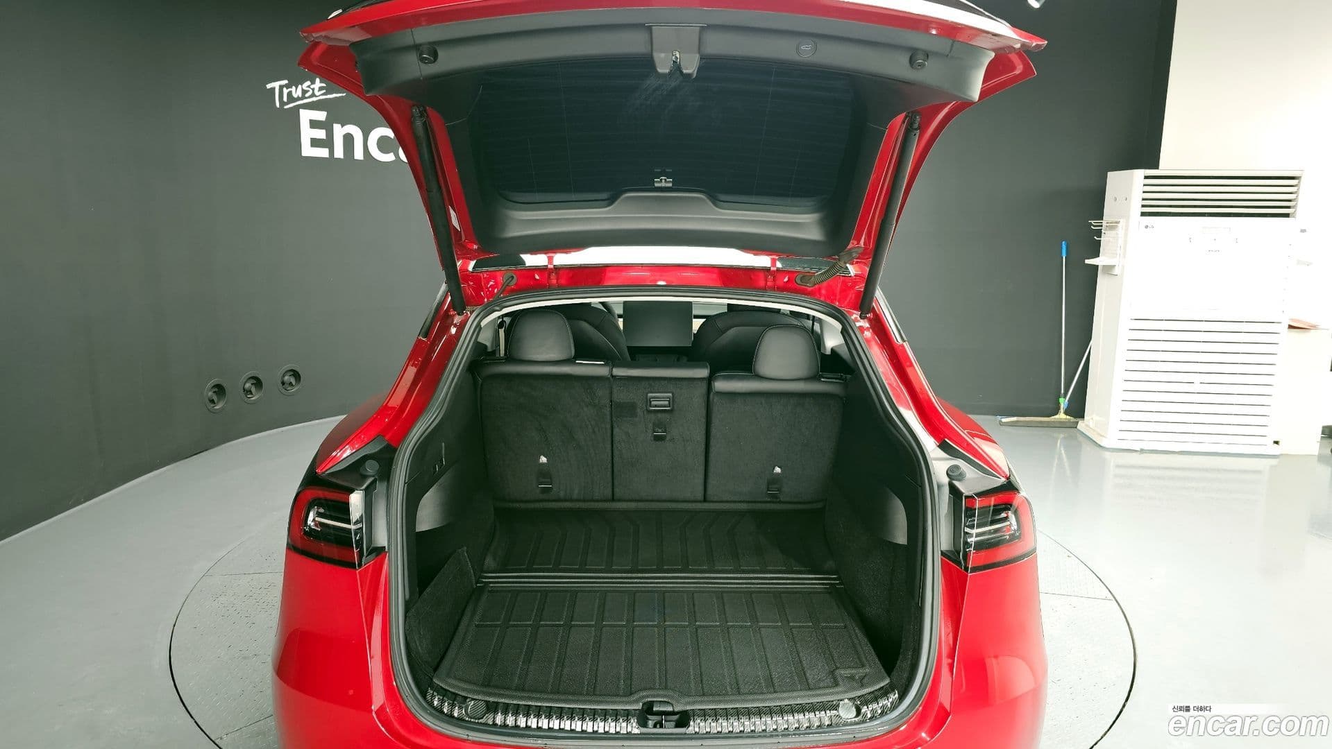 Main__Slider__Photo:Model Y Tesla 2021.7-19