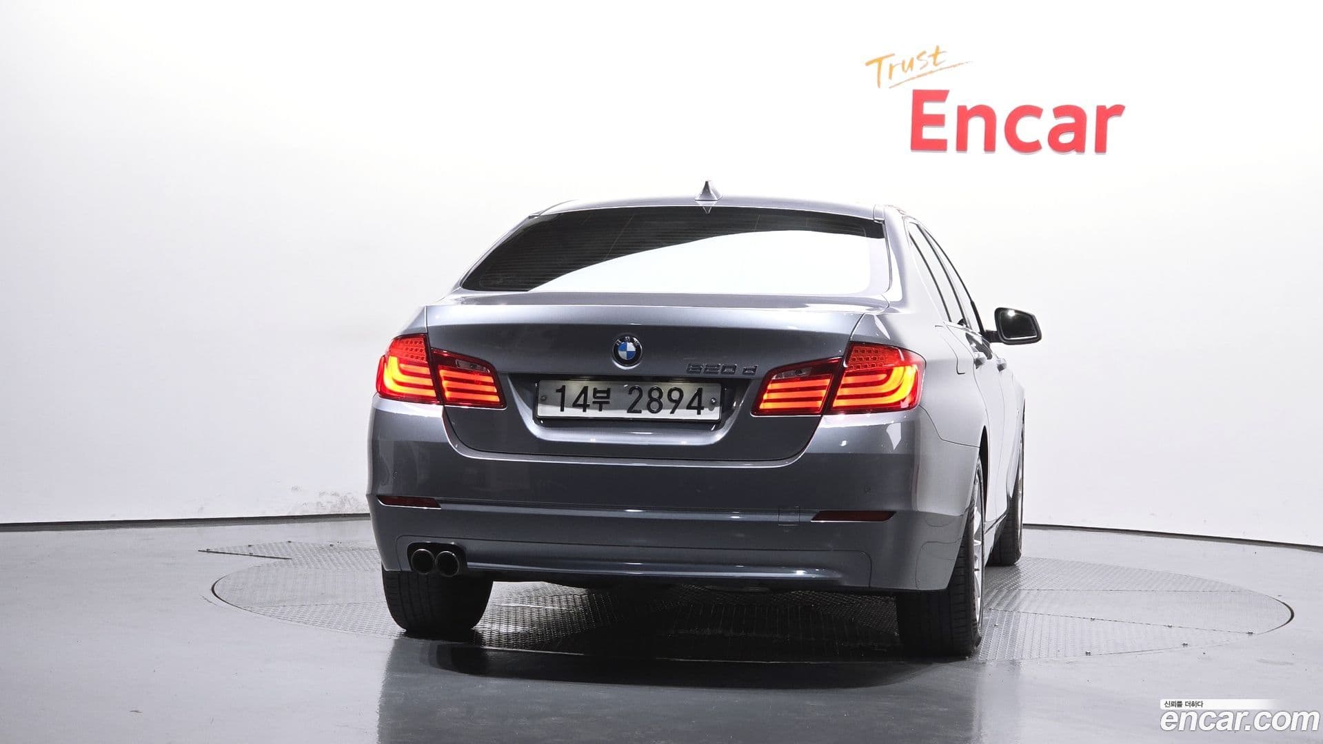 Main__Slider__Photo:5-Series BMW 2013.2-3